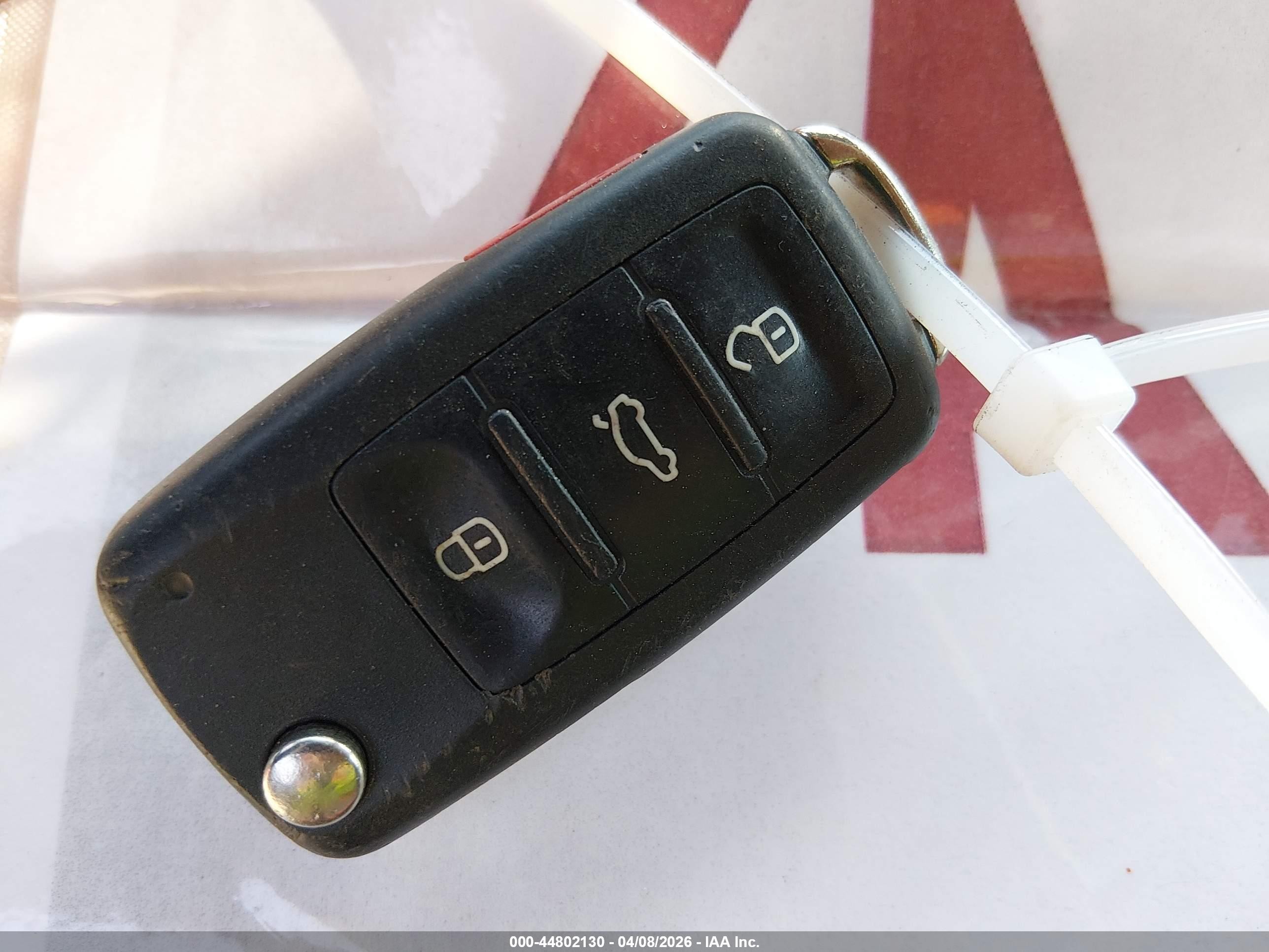 2014 Volkswagen Beetle 1.8t White vin: 3VWJ17AT6EM653114
