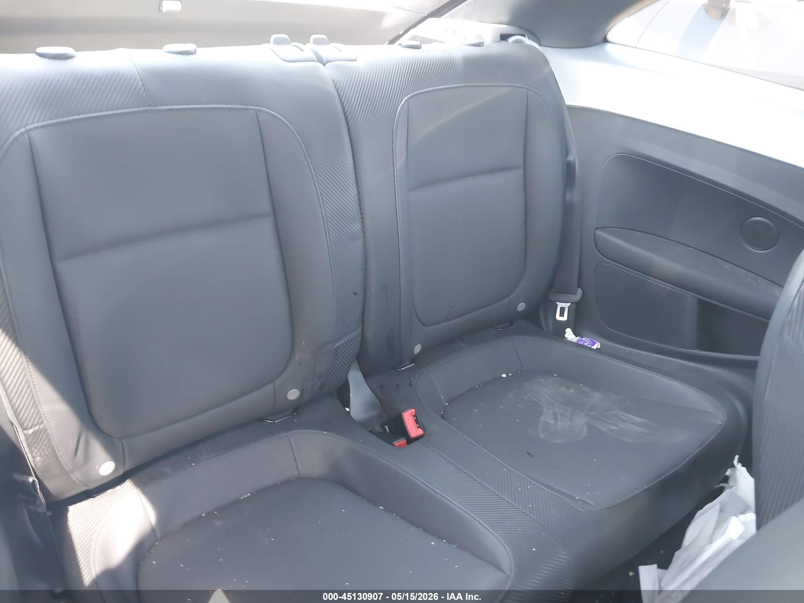 2015 Volkswagen Beetle 1.8t Серебряный vin: 3VWJ17AT8FM642827