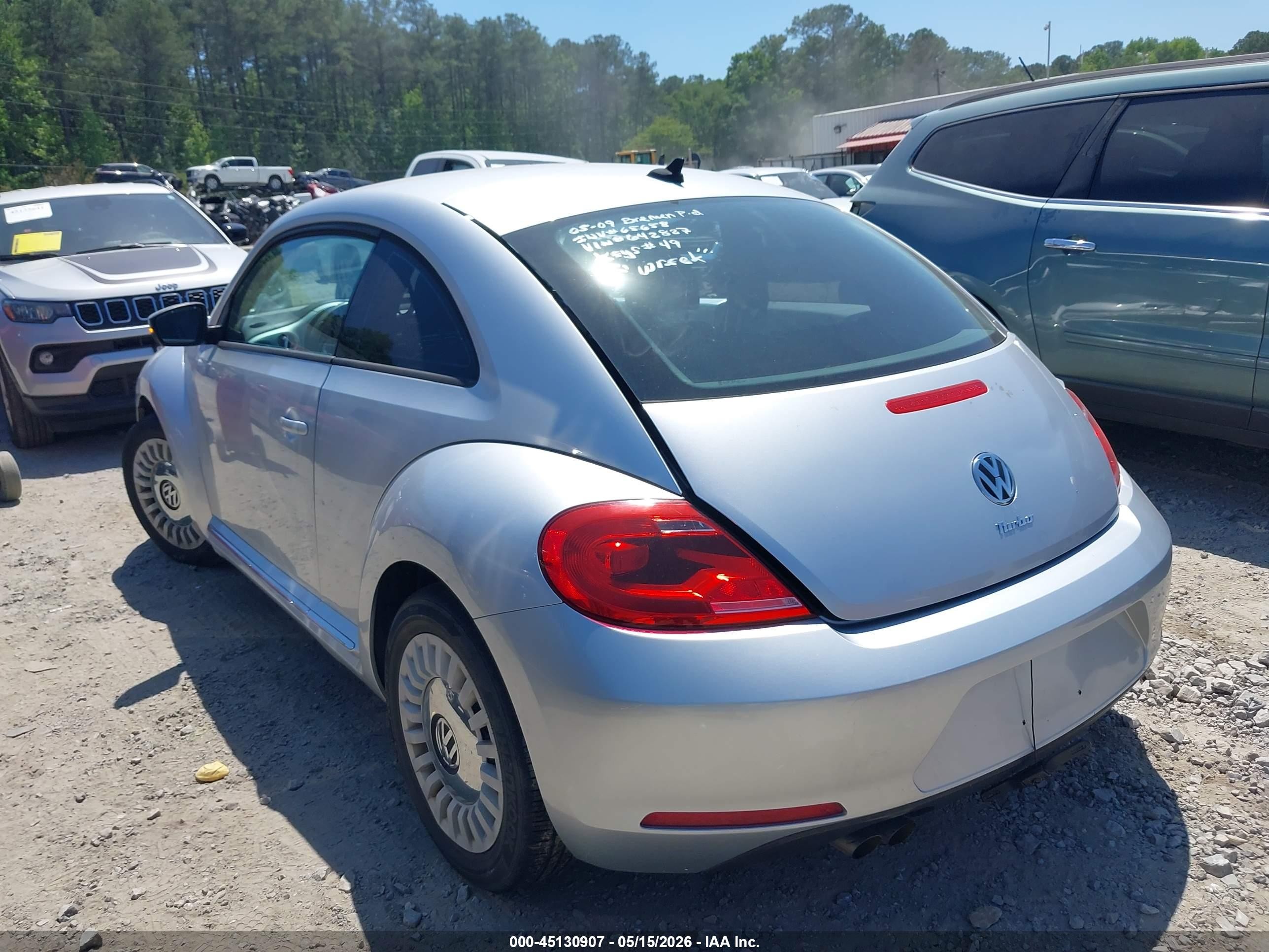 2015 Volkswagen Beetle 1.8t Серебряный vin: 3VWJ17AT8FM642827