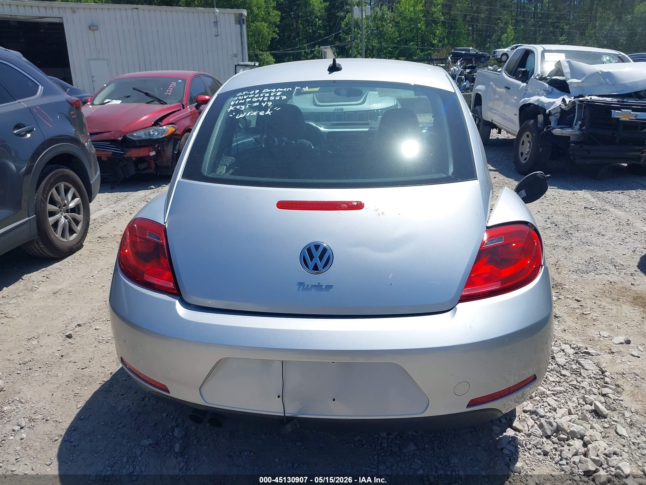 2015 Volkswagen Beetle 1.8t Серебряный vin: 3VWJ17AT8FM642827