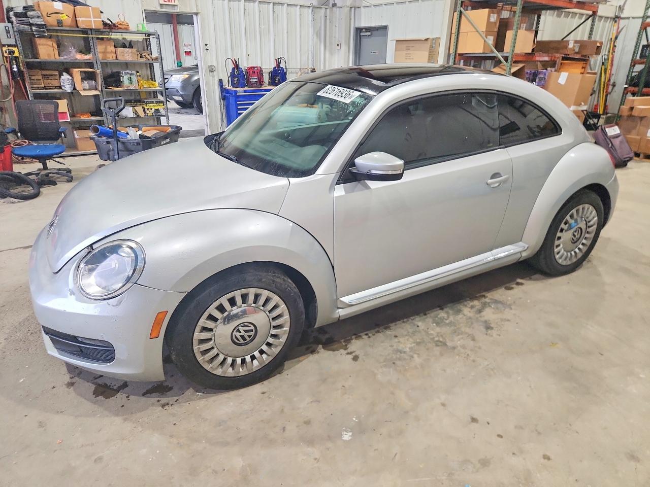 2015 Volkswagen Beetle 1.8t Серебряный vin: 3VWJ17ATXFM620490