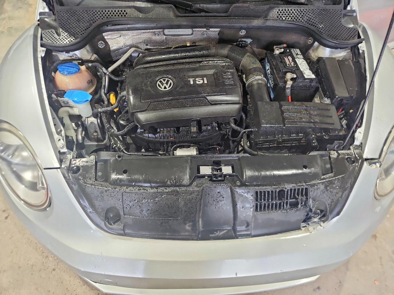 2015 Volkswagen Beetle 1.8t Silver vin: 3VWJ17ATXFM620490