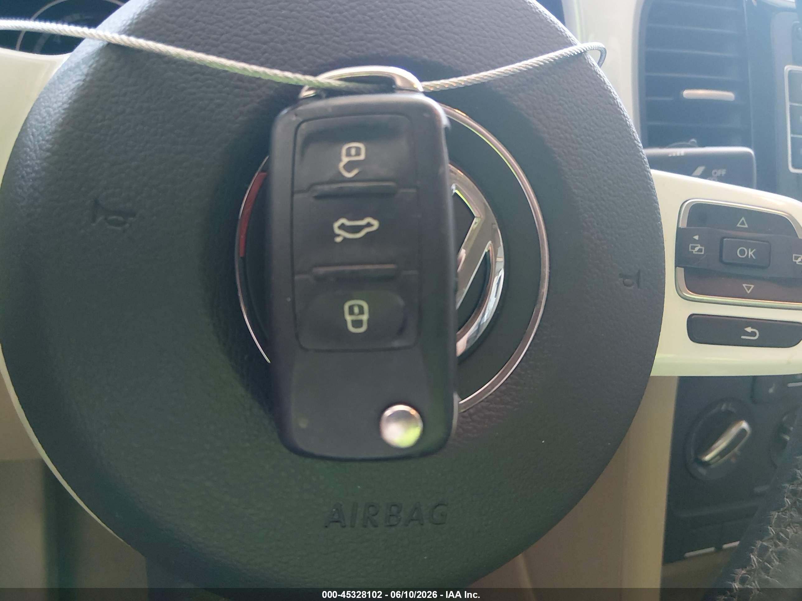 2015 Volkswagen Beetle 2.0l Tdi White vin: 3VWJA7AT0FM636892