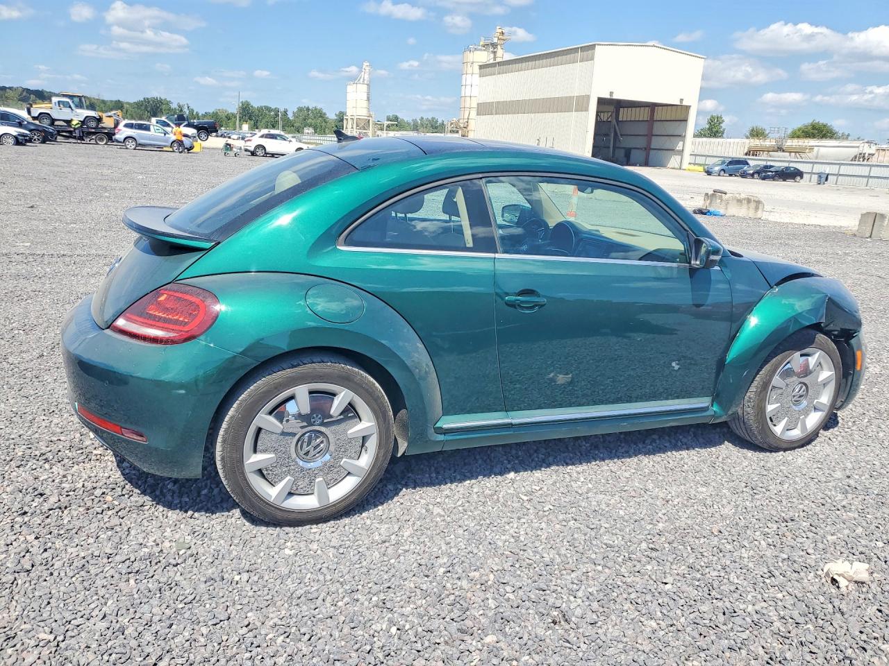 2018 Volkswagen Beetle Se Green vin: 3VWJD7AT5JM714079