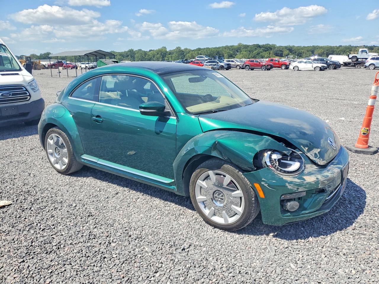 2018 Volkswagen Beetle Se Green vin: 3VWJD7AT5JM714079