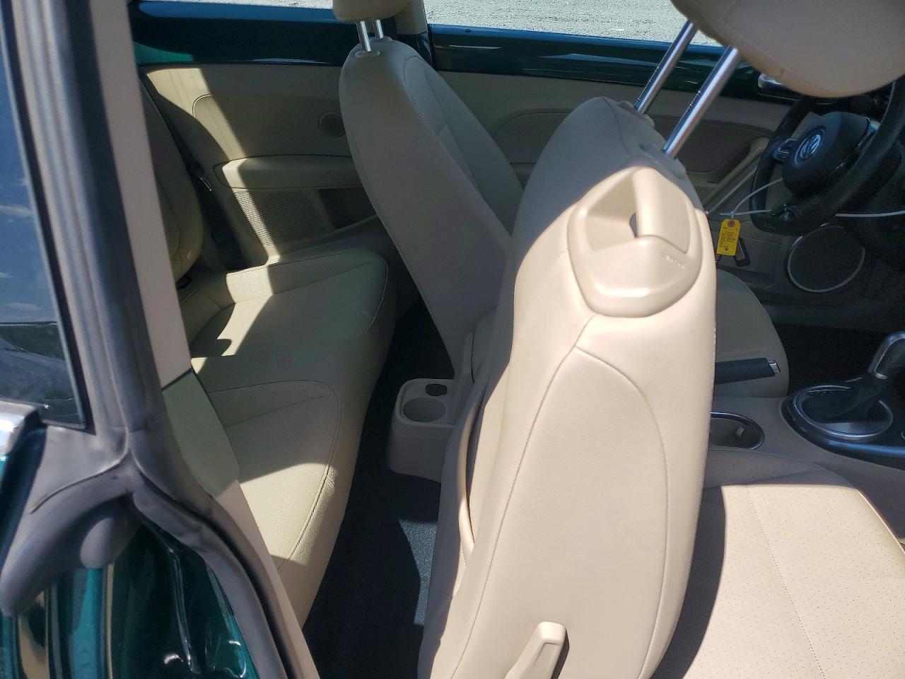 2018 Volkswagen Beetle Se Green vin: 3VWJD7AT5JM714079