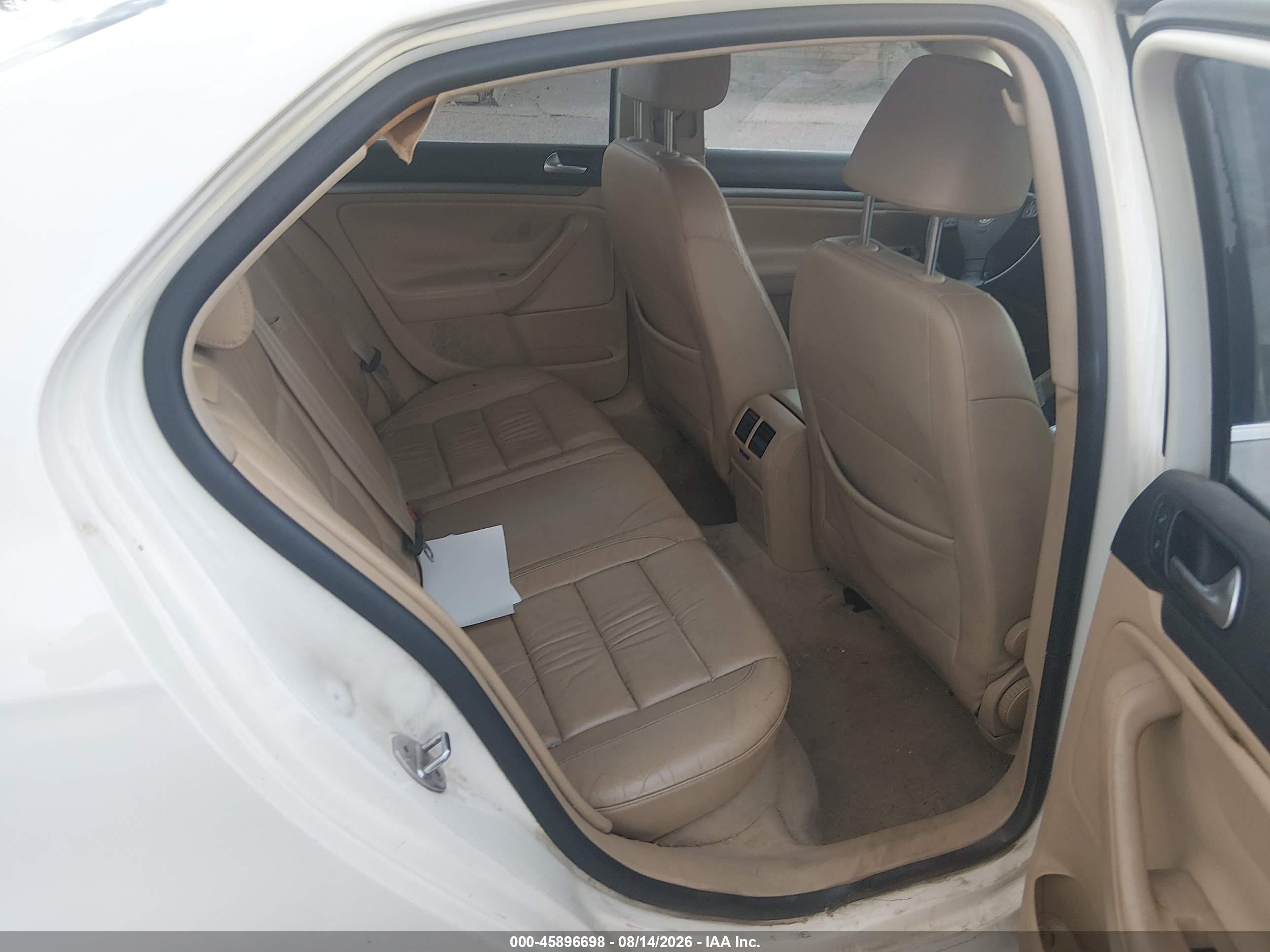 2007 Volkswagen Jetta 2.5 White vin: 3VWJF71K47M027539