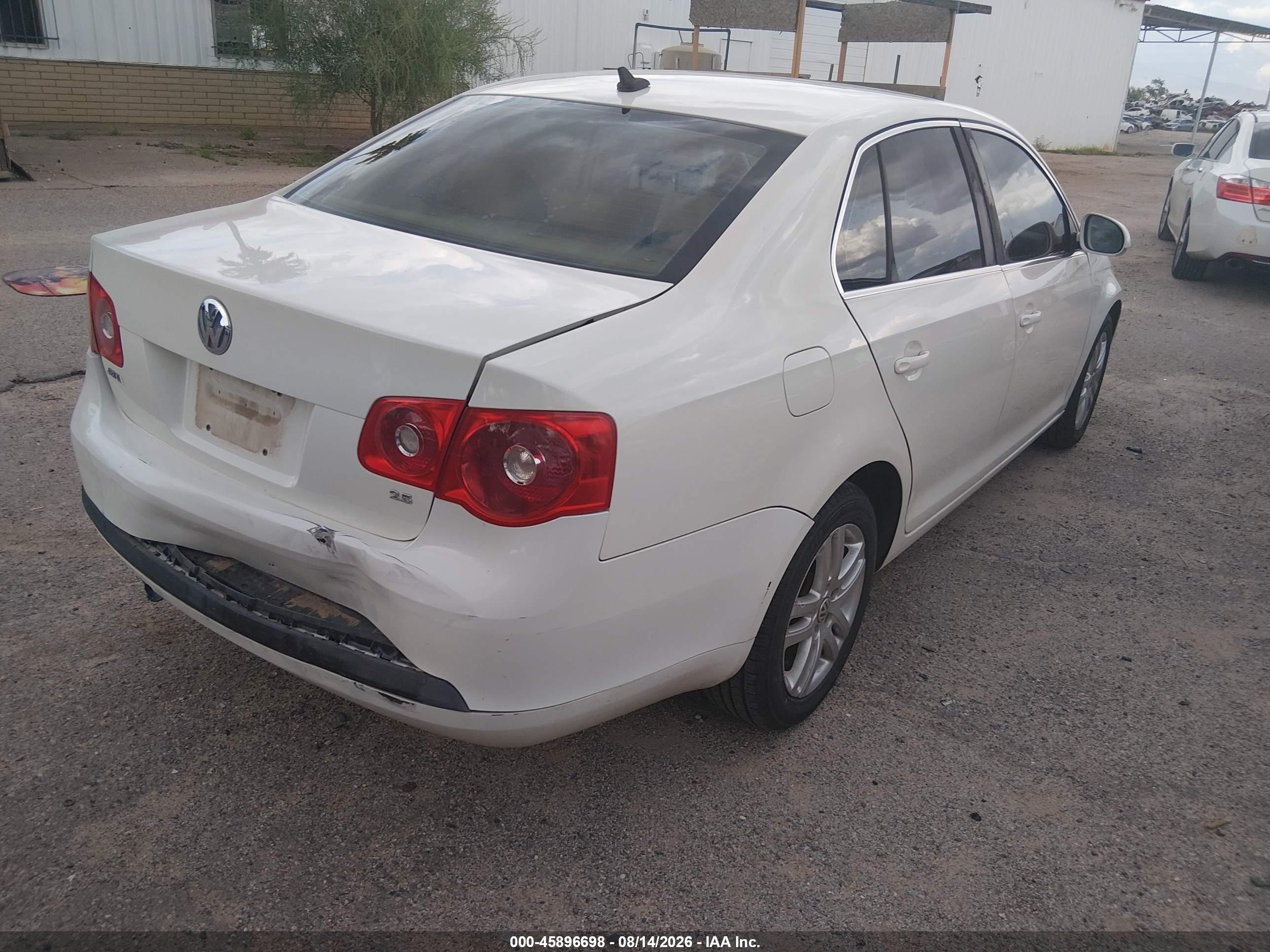 2007 Volkswagen Jetta 2.5 White vin: 3VWJF71K47M027539