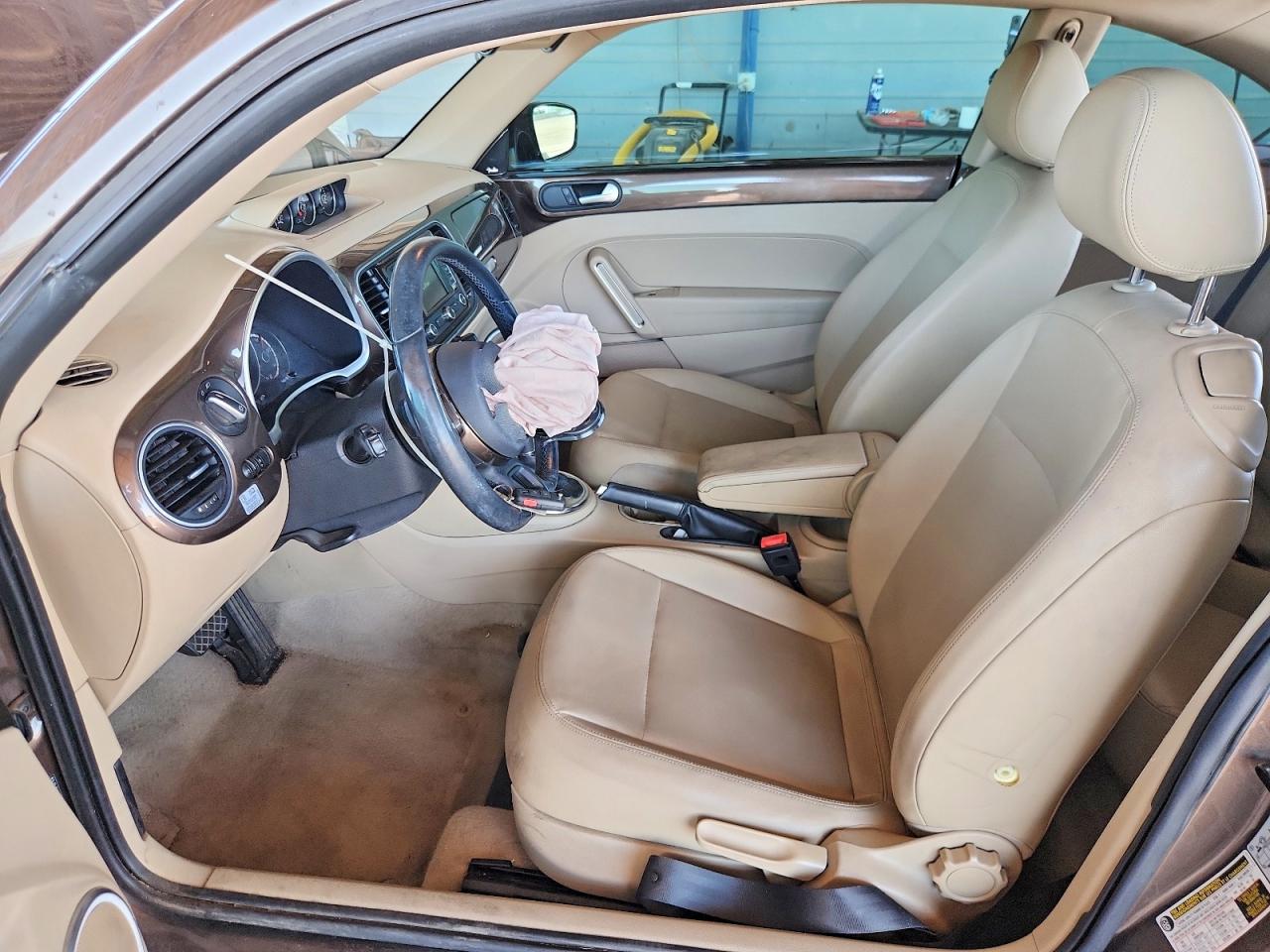 2013 Volkswagen Beetle Brown vin: 3VWJL7AT2DM692789