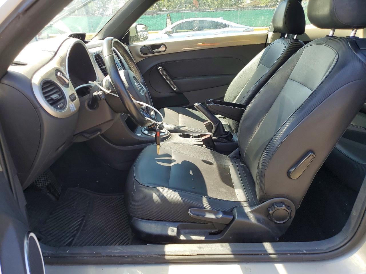 2013 Volkswagen Beetle Золотой vin: 3VWJL7AT4DM688517