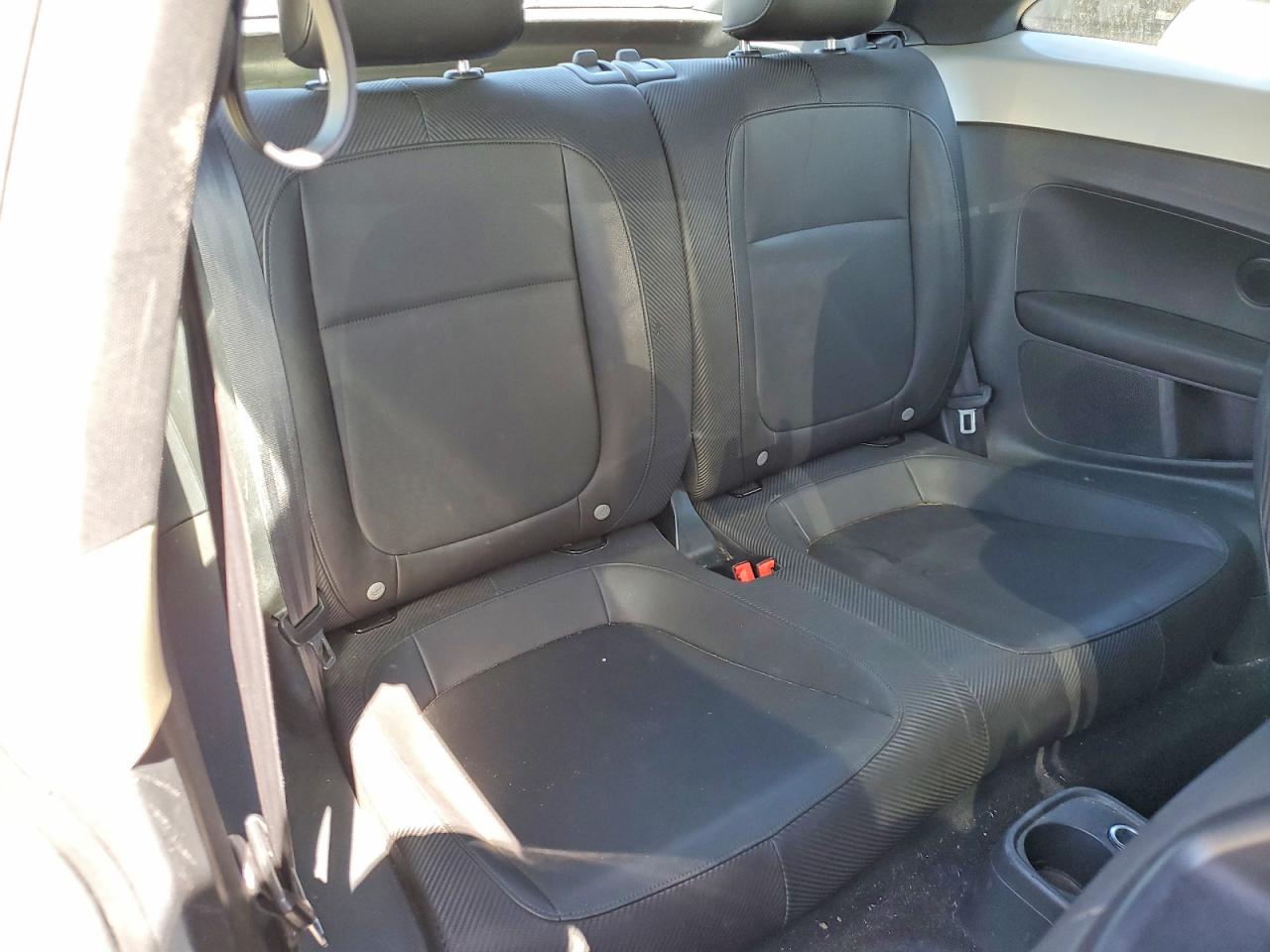 2013 Volkswagen Beetle Золотой vin: 3VWJL7AT4DM688517