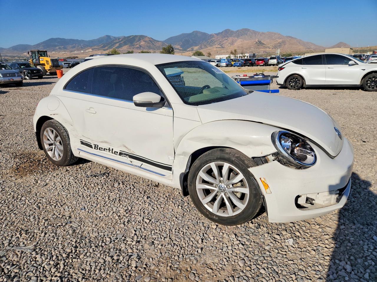 2014 Volkswagen Beetle White vin: 3VWJL7AT6EM615201