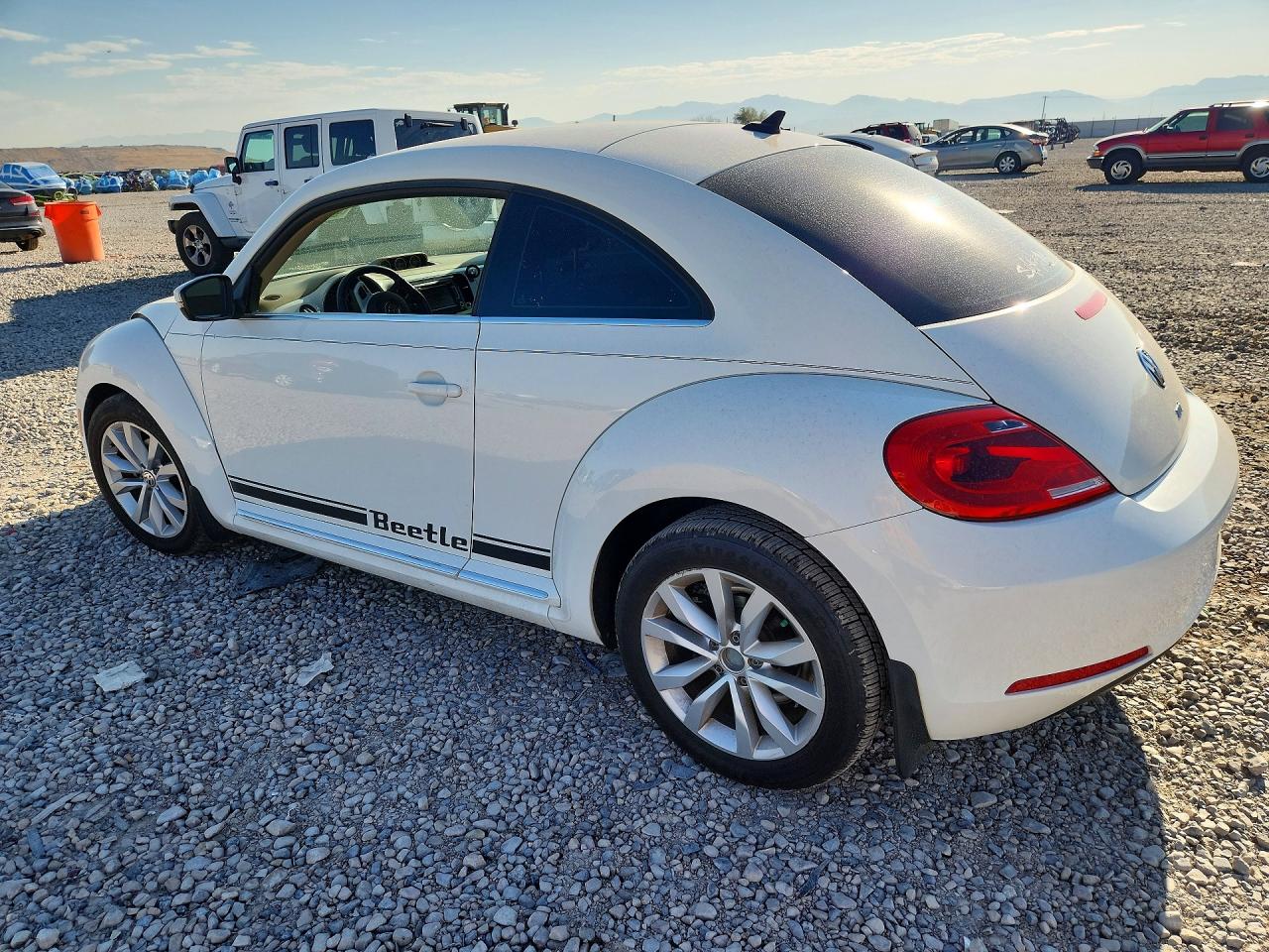 2014 Volkswagen Beetle White vin: 3VWJL7AT6EM615201