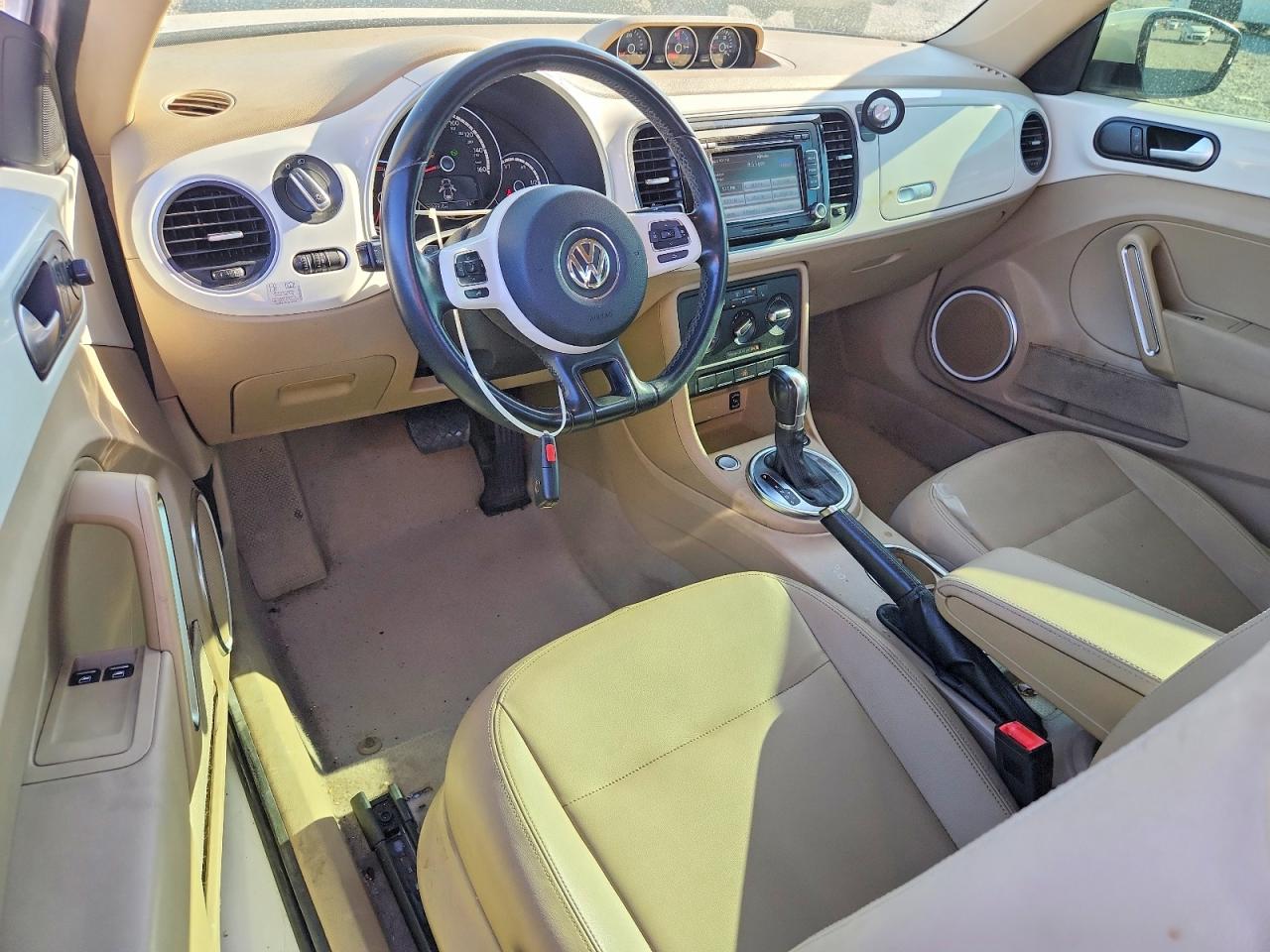 2014 Volkswagen Beetle White vin: 3VWJL7AT6EM615201