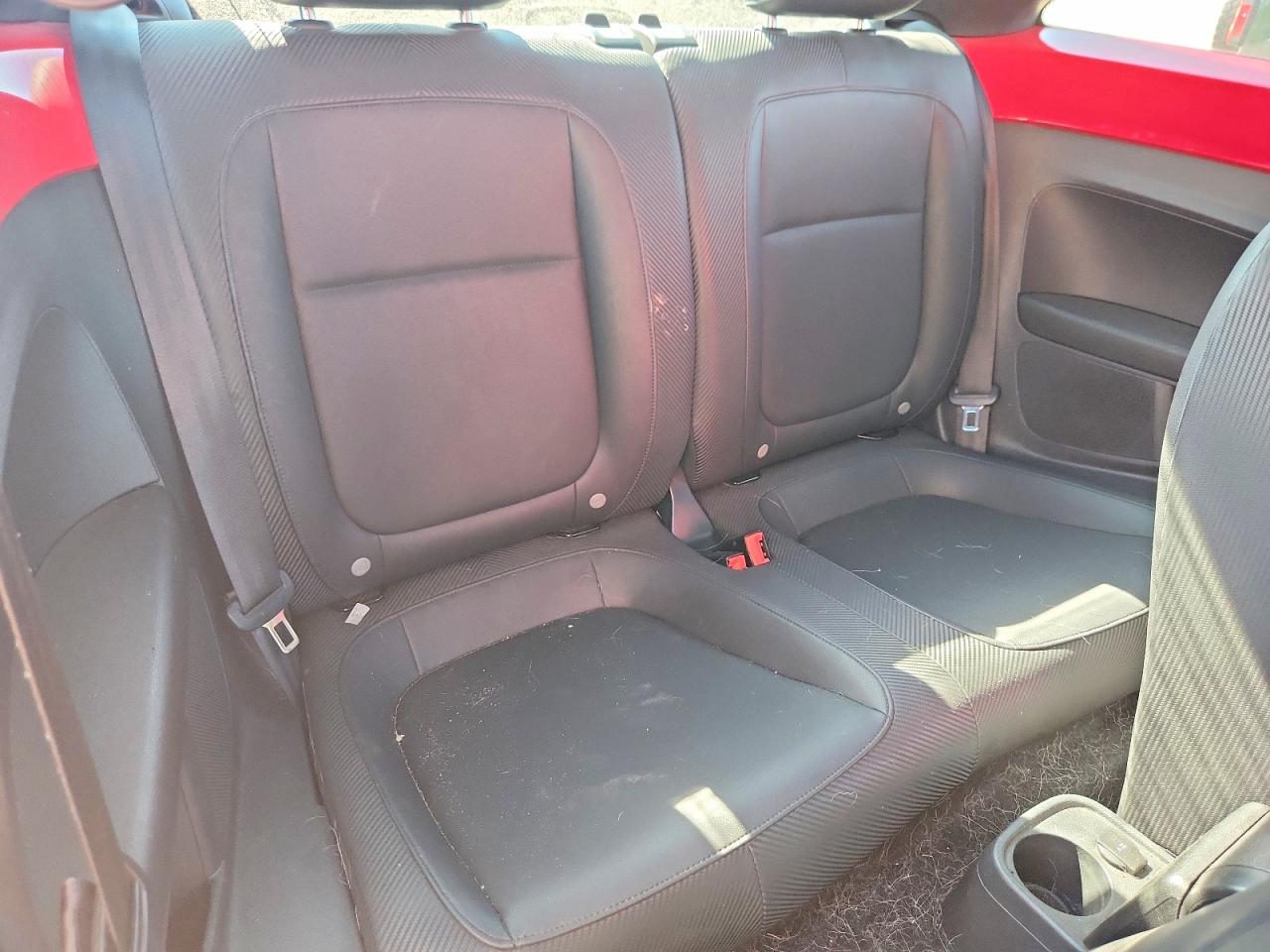 2013 Volkswagen Beetle Red vin: 3VWJL7AT7DM675339