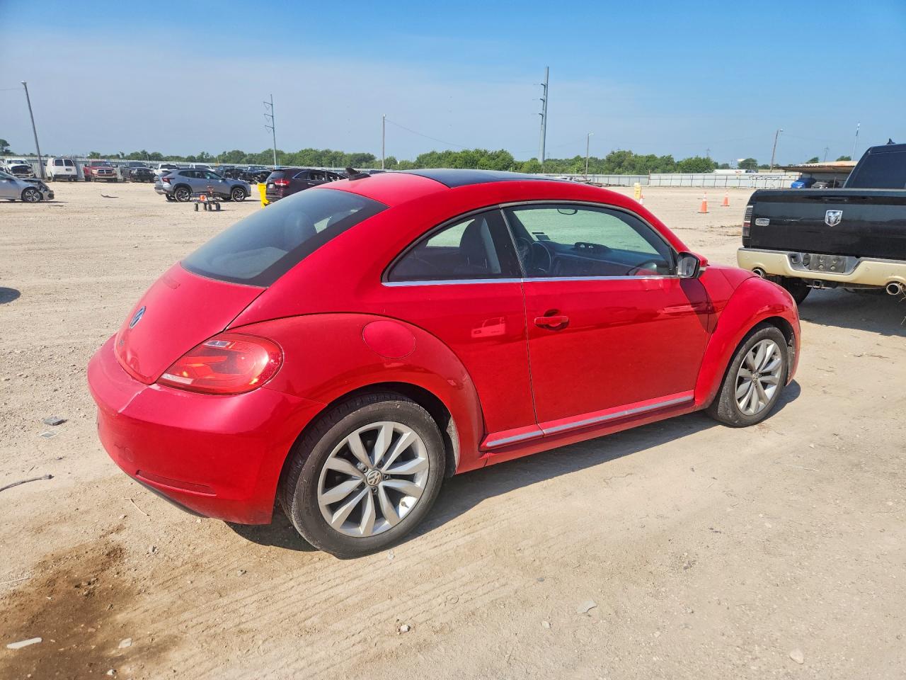 2013 Volkswagen Beetle Red vin: 3VWJL7AT9DM654945