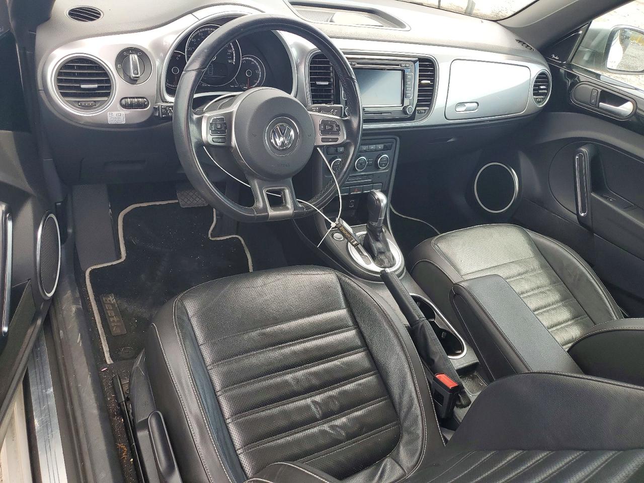 2014 Volkswagen Beetle White vin: 3VWJL7AT9EM653313