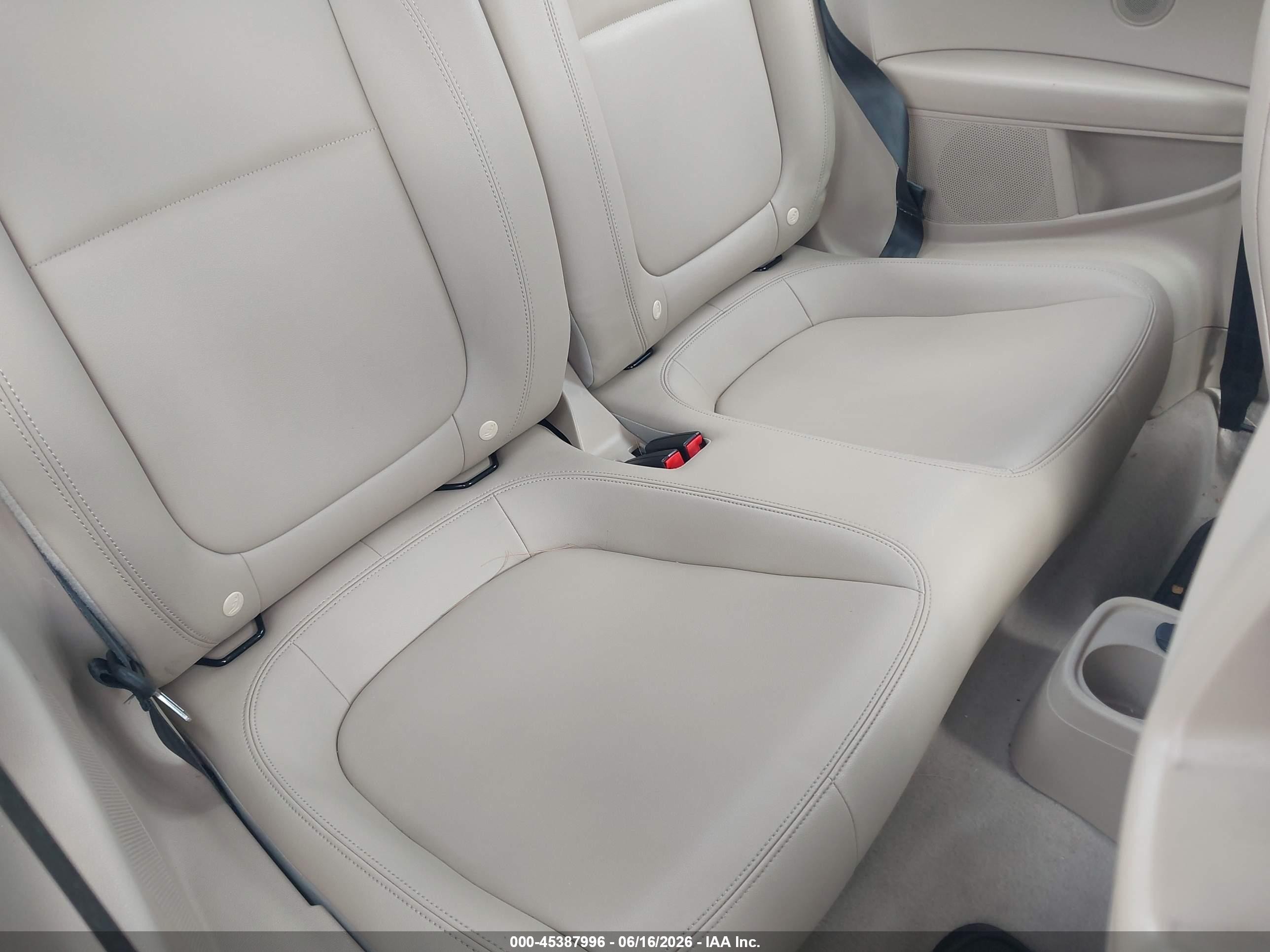 2014 Volkswagen Beetle 2.0l Tdi Light Blue vin: 3VWJL7ATXEM645317