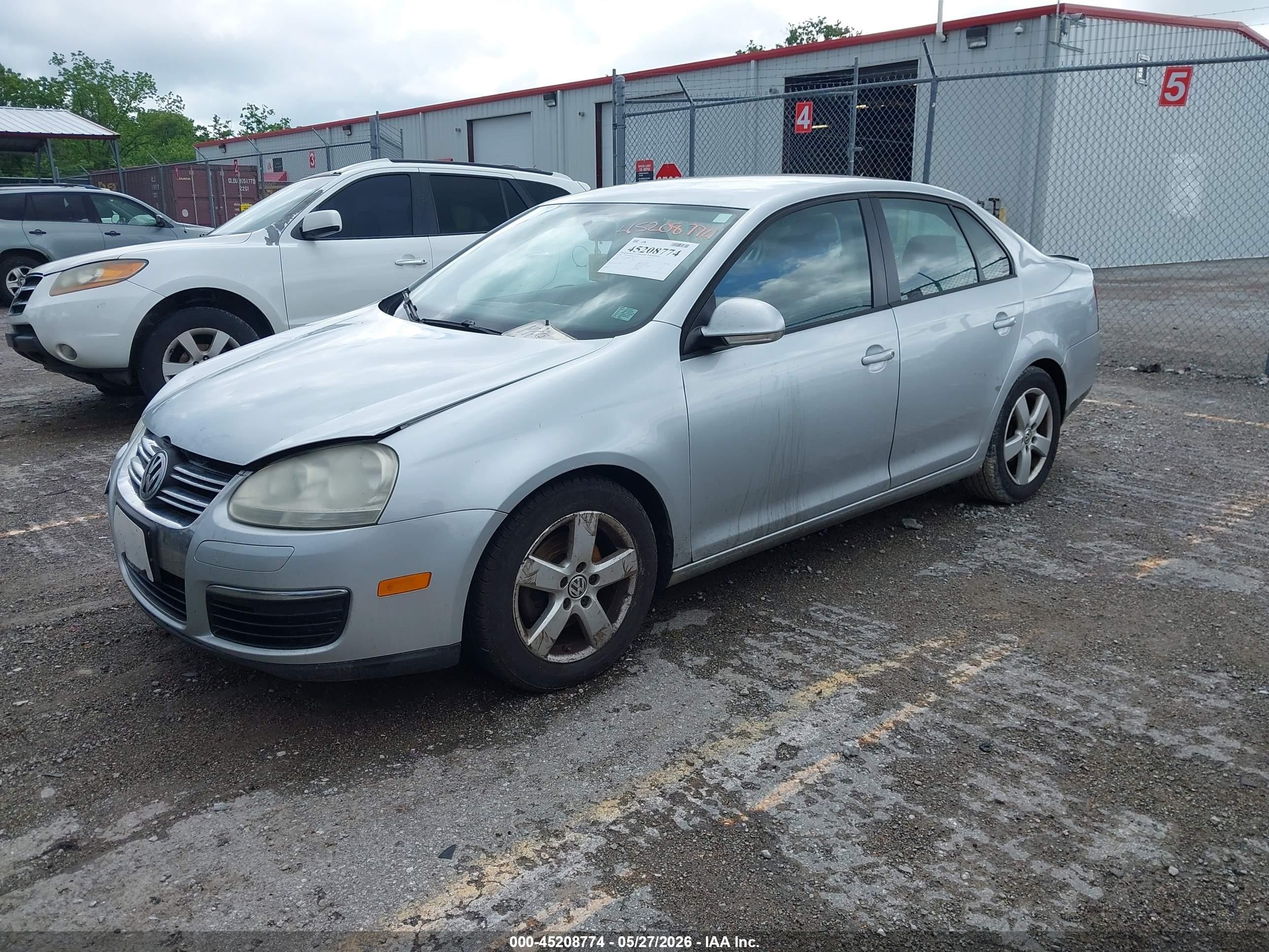 2009 Volkswagen Jetta S Silver vin: 3VWJM71K09M137268