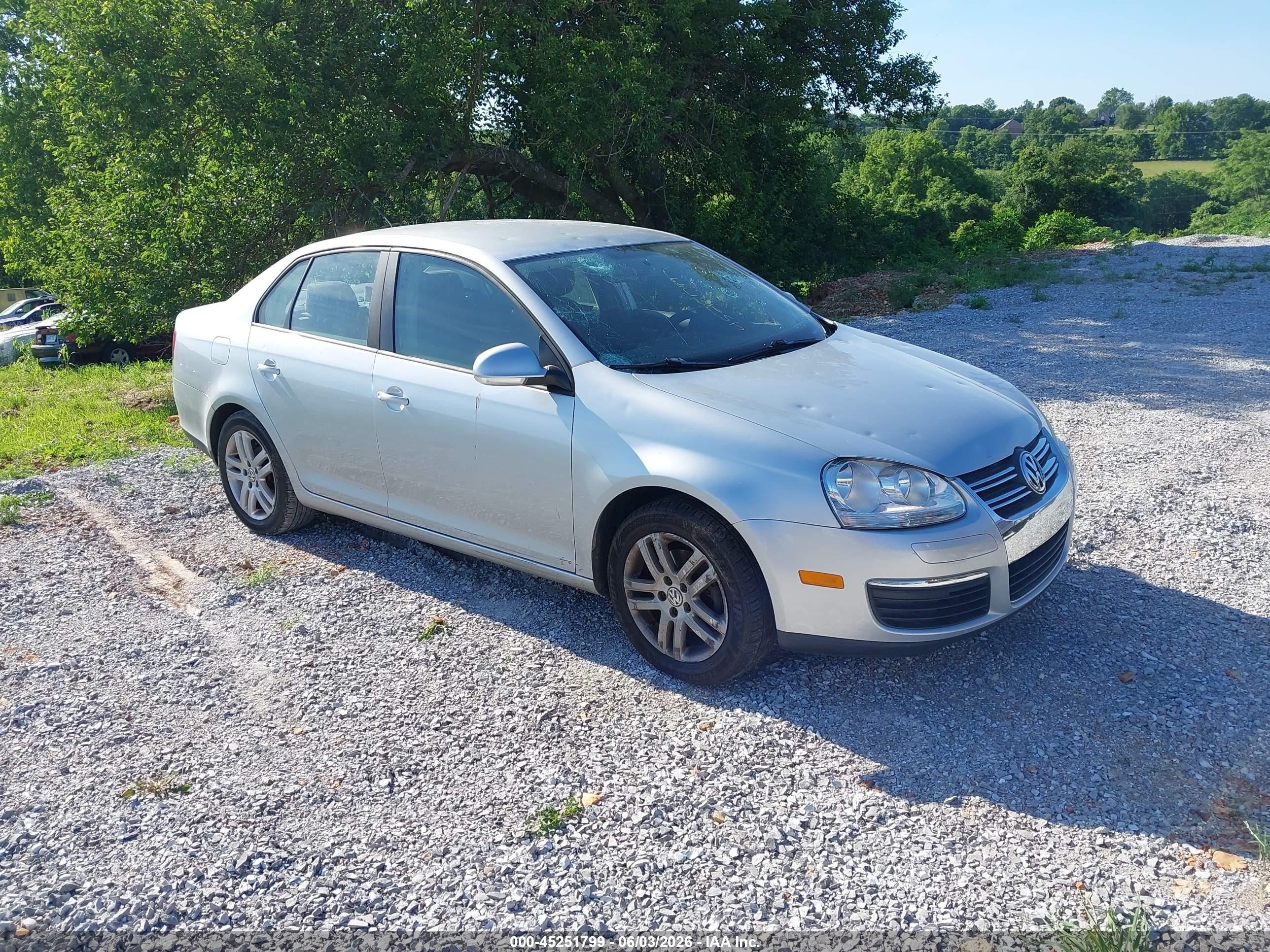 2009 Volkswagen Jetta S Silver vin: 3VWJM71K19M027670