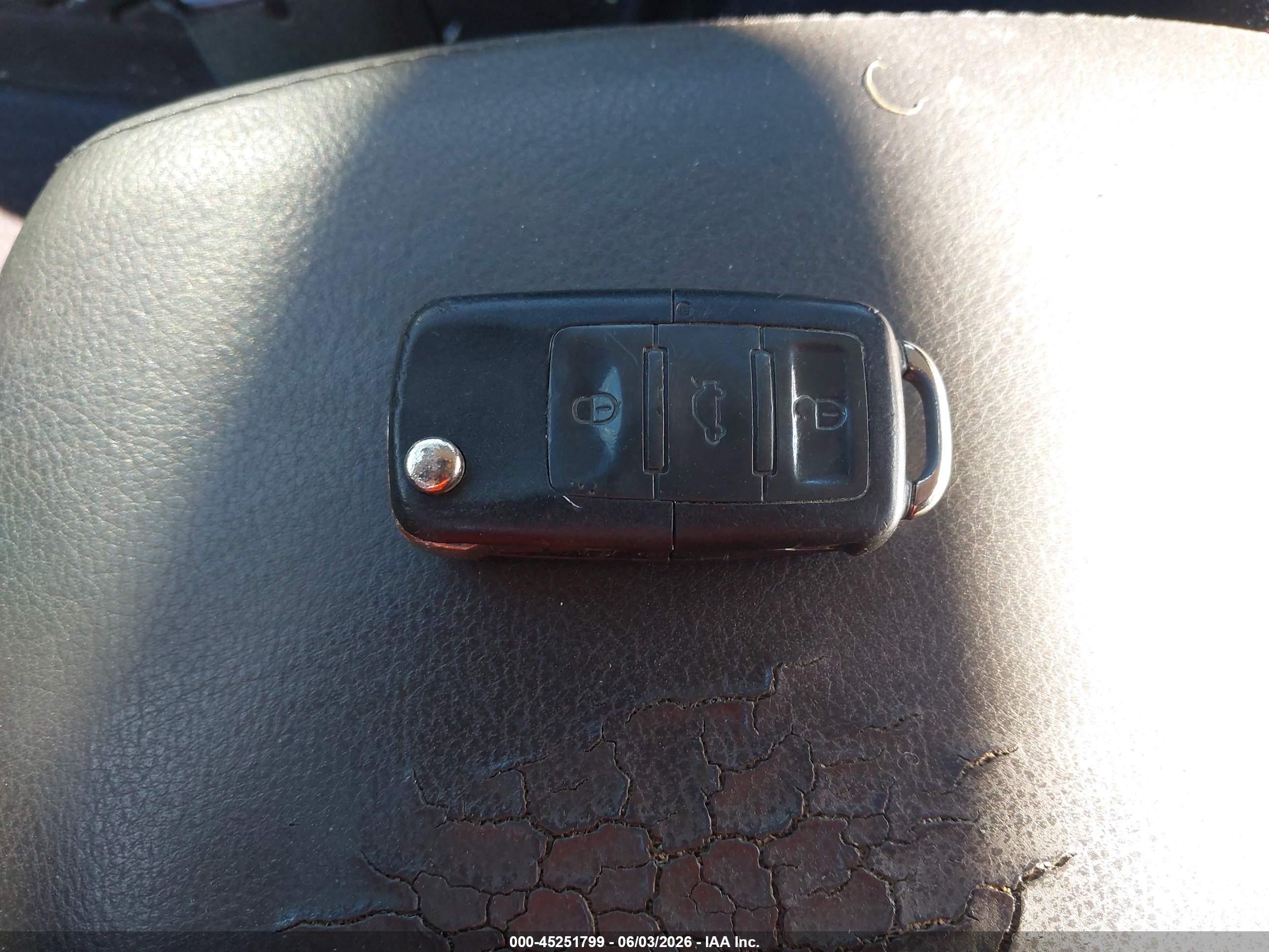 2009 Volkswagen Jetta S Silver vin: 3VWJM71K19M027670
