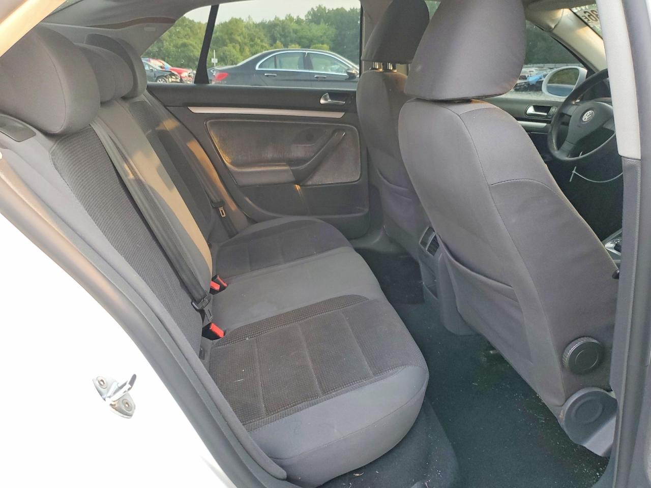 2009 Volkswagen Jetta S White vin: 3VWJM71K29M077574