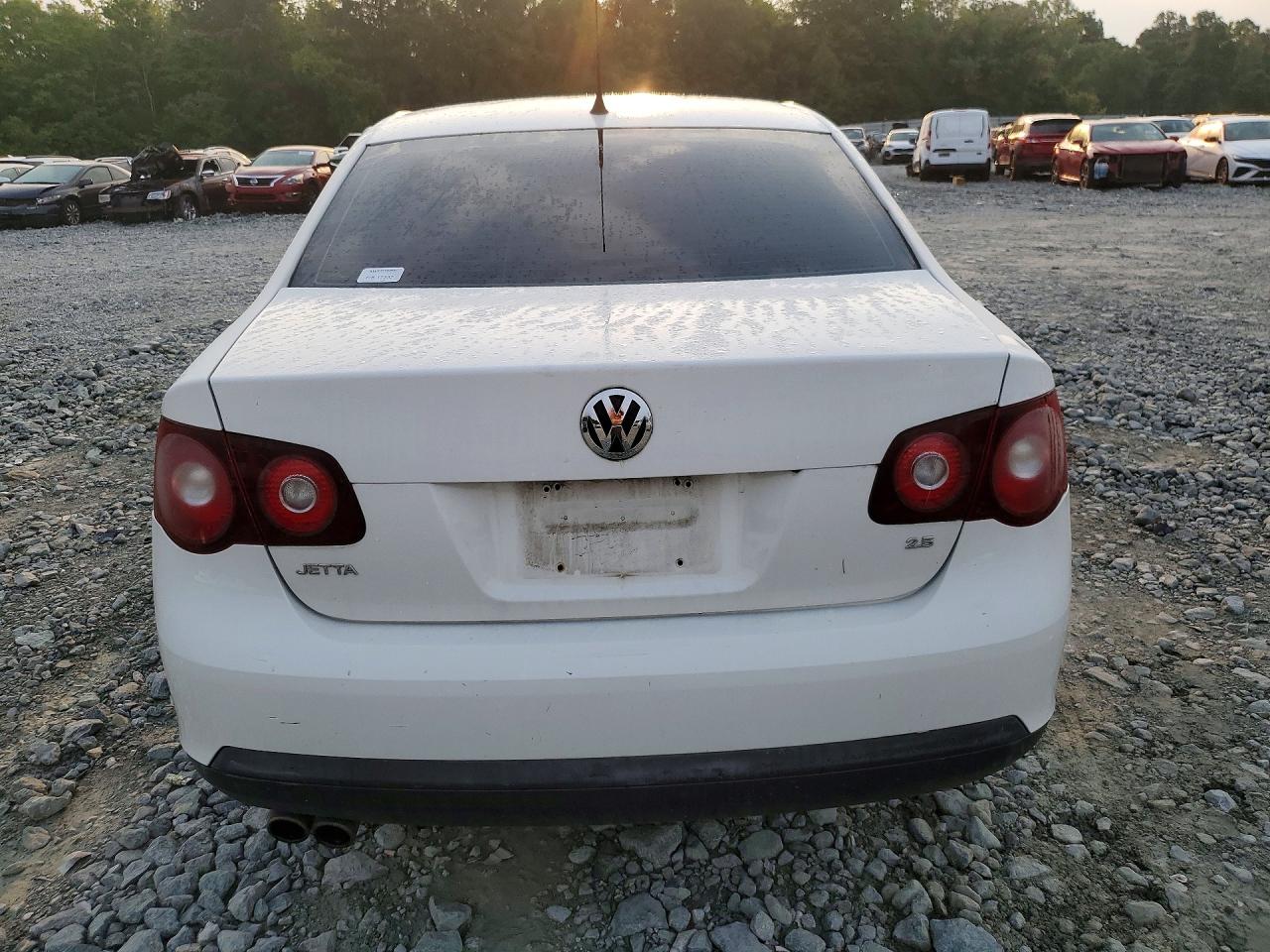 2009 Volkswagen Jetta S White vin: 3VWJM71K29M077574