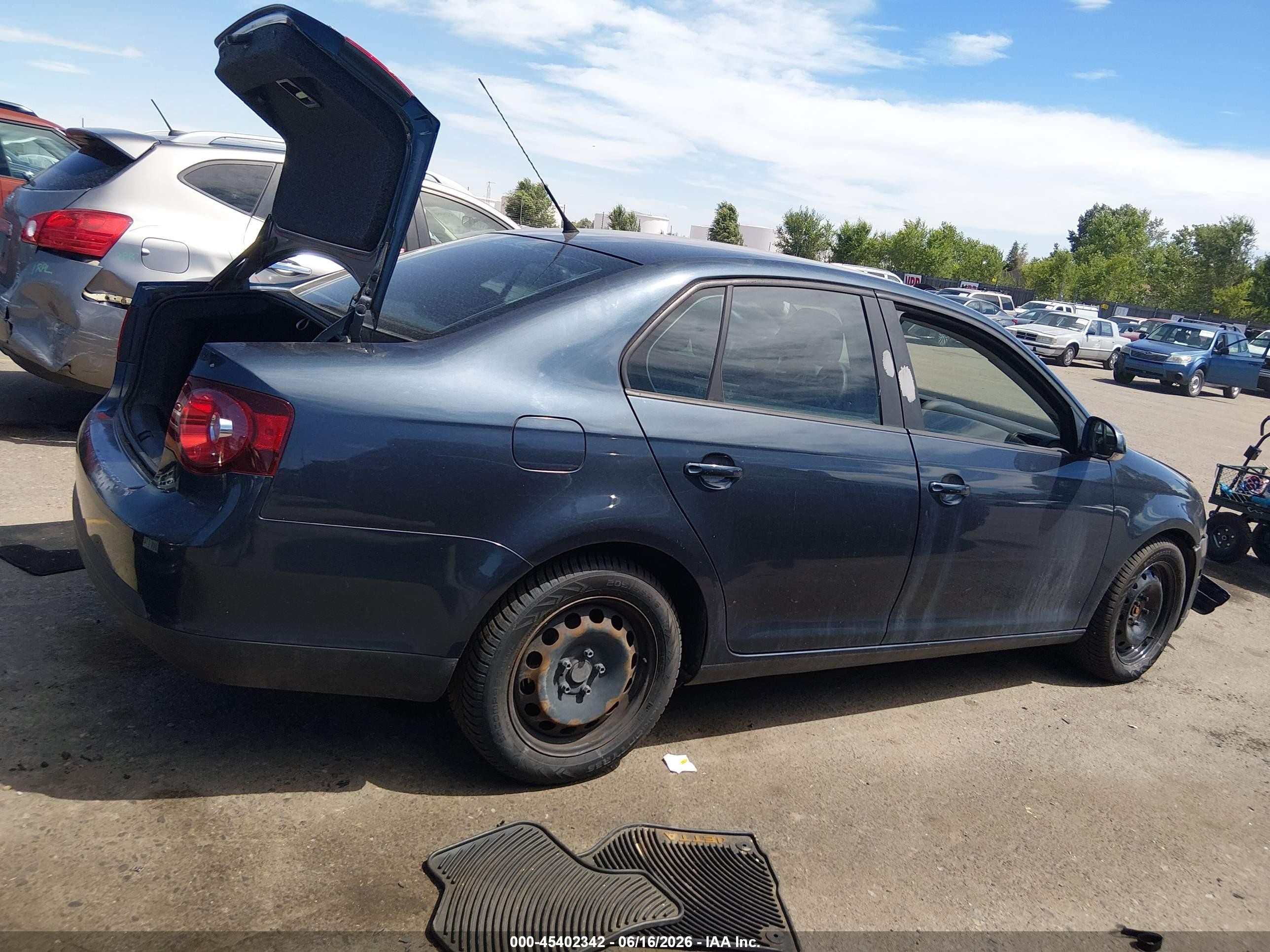 2008 Volkswagen Jetta S Серый vin: 3VWJM71K58M031803