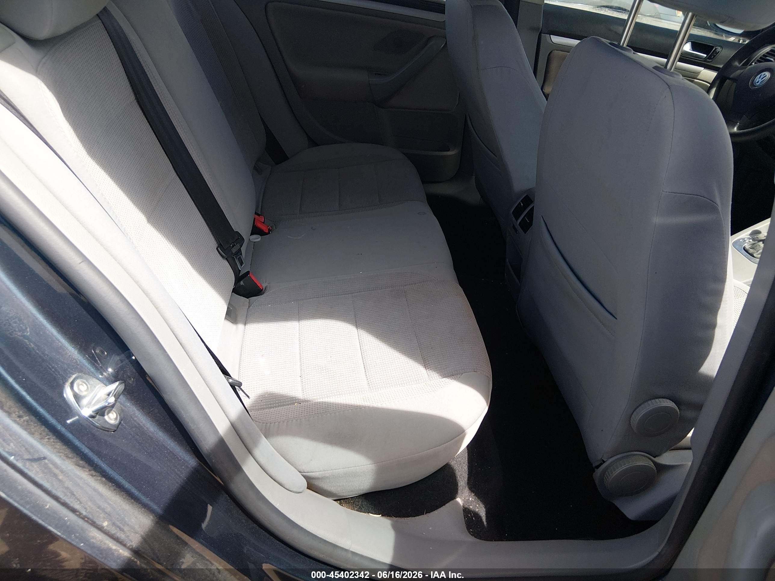 2008 Volkswagen Jetta S Серый vin: 3VWJM71K58M031803