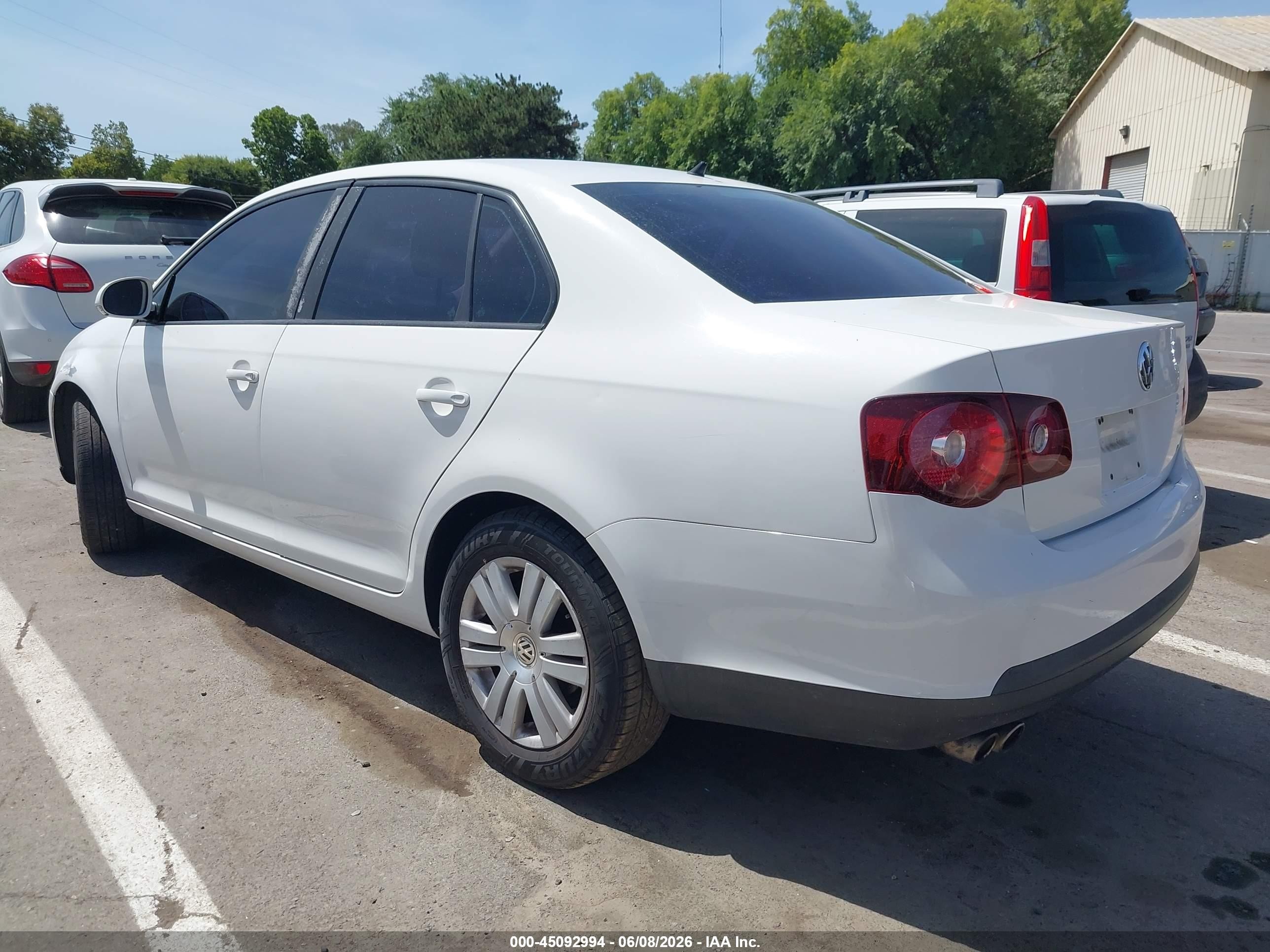 2009 Volkswagen Jetta S White vin: 3VWJM71K69M040060