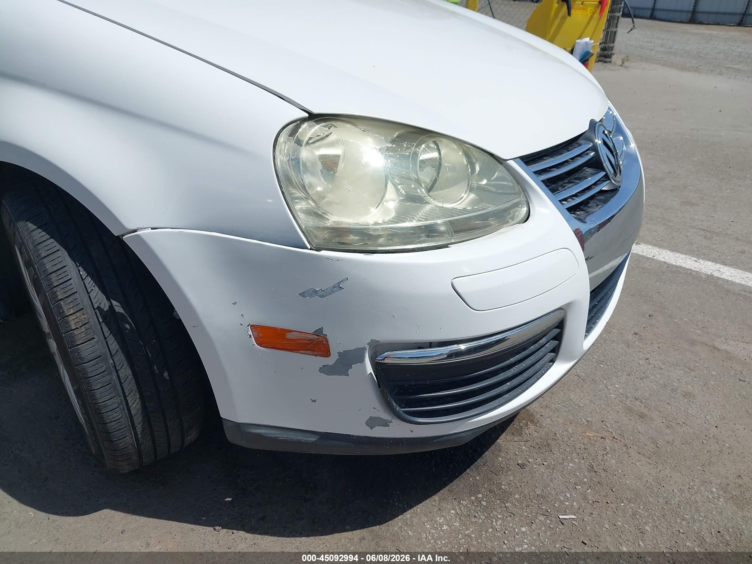 2009 Volkswagen Jetta S White vin: 3VWJM71K69M040060
