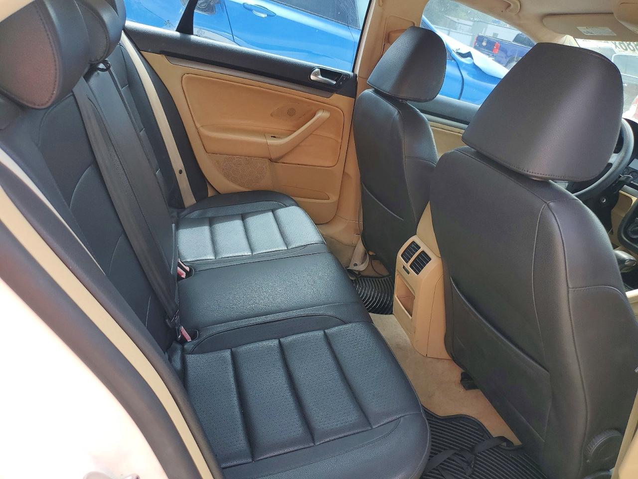 2009 Volkswagen Jetta S White vin: 3VWJM71K89M057460