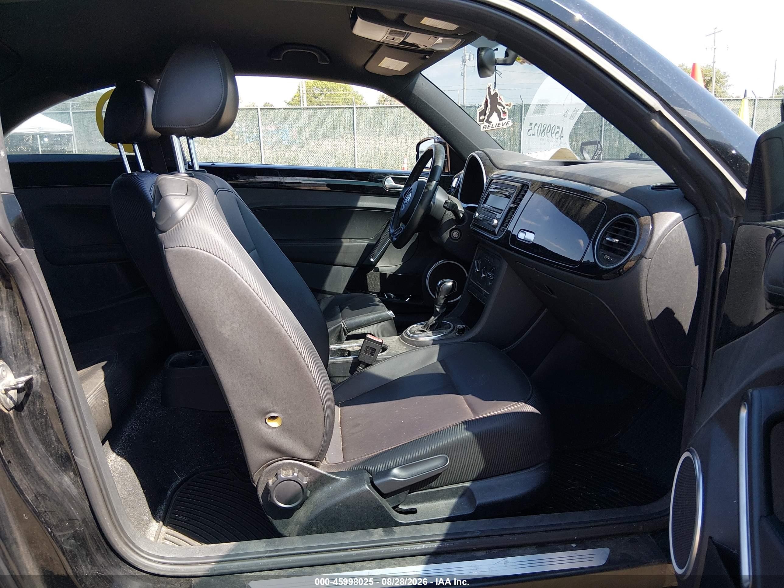 2012 Volkswagen Beetle 2.5l Черный vin: 3VWJP7AT0CM618998