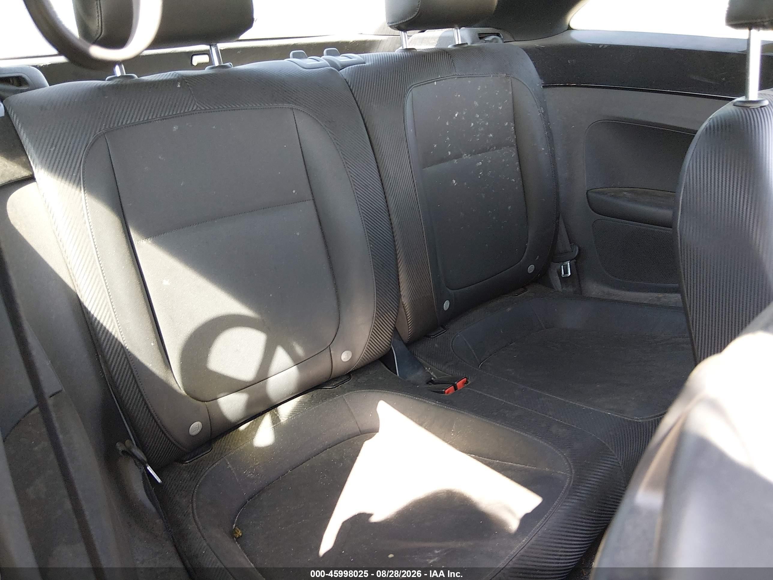 2012 Volkswagen Beetle 2.5l Черный vin: 3VWJP7AT0CM618998