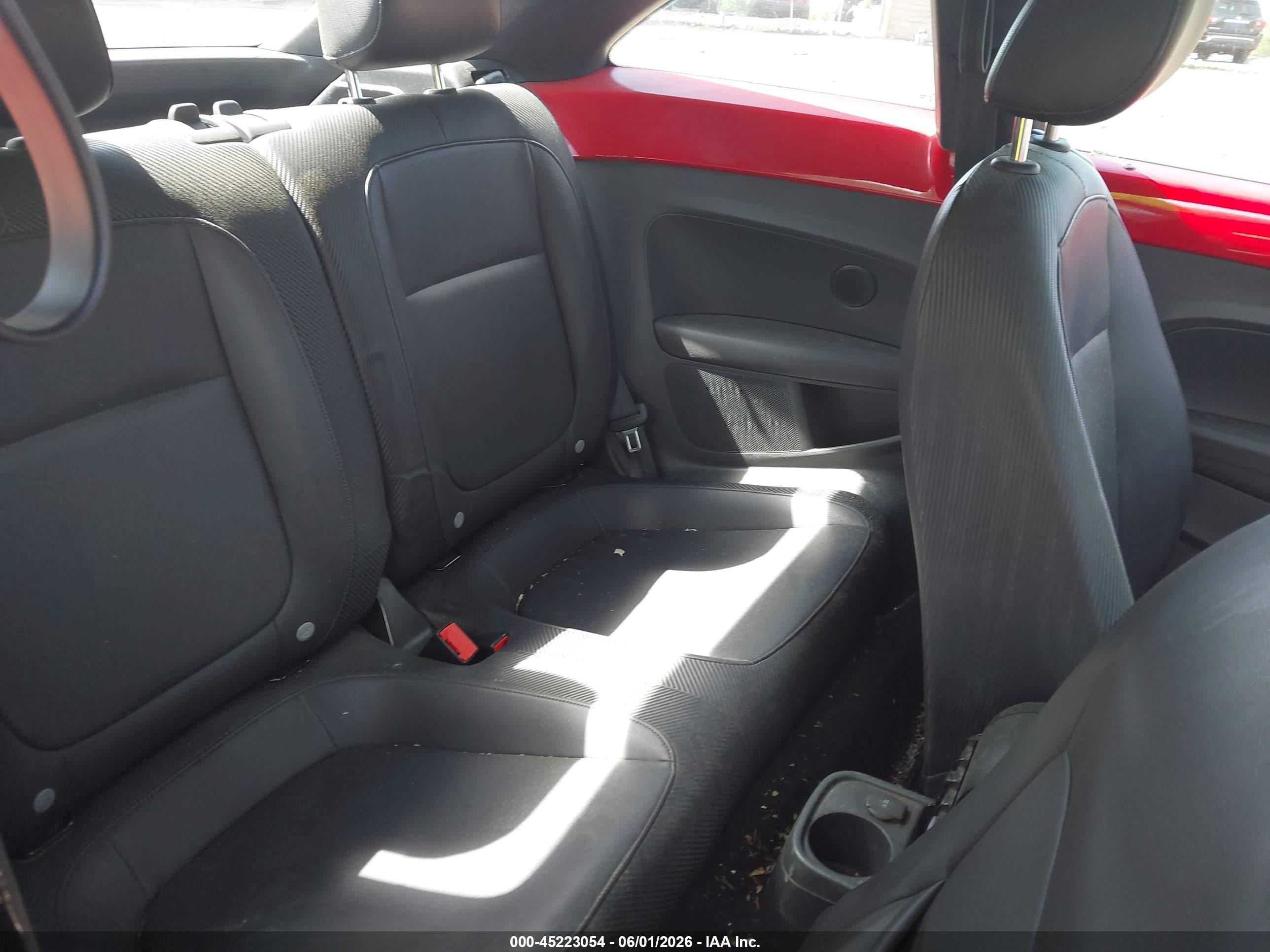 2012 Volkswagen Beetle 2.5l Красный vin: 3VWJP7AT0CM641777