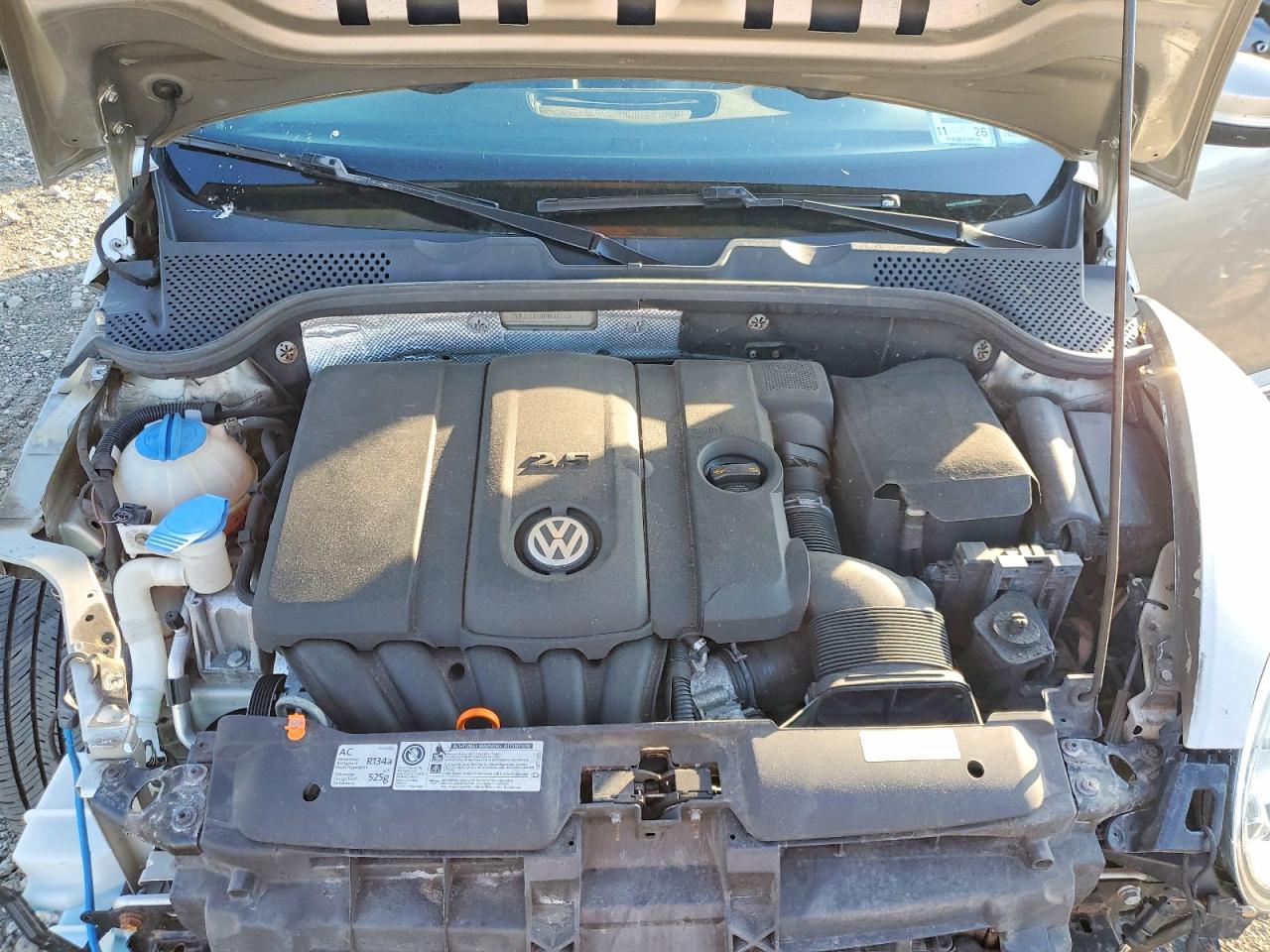2013 Volkswagen Beetle Silver vin: 3VWJP7AT0DM606559