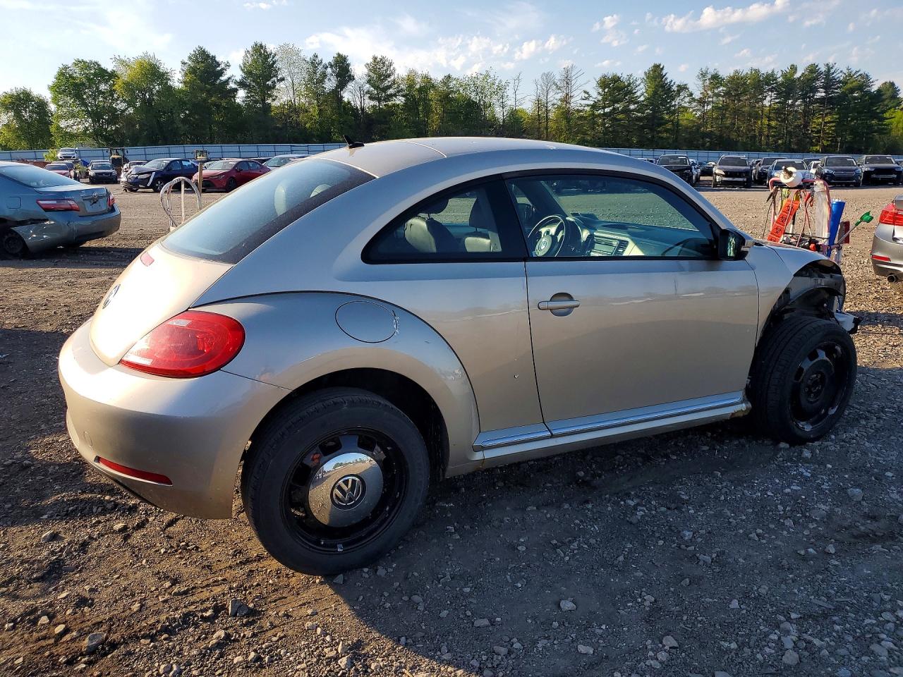 2013 Volkswagen Beetle Silver vin: 3VWJP7AT0DM606559