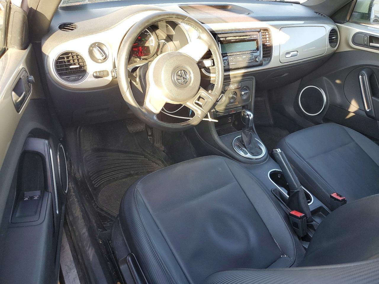 2013 Volkswagen Beetle Silver vin: 3VWJP7AT0DM606559