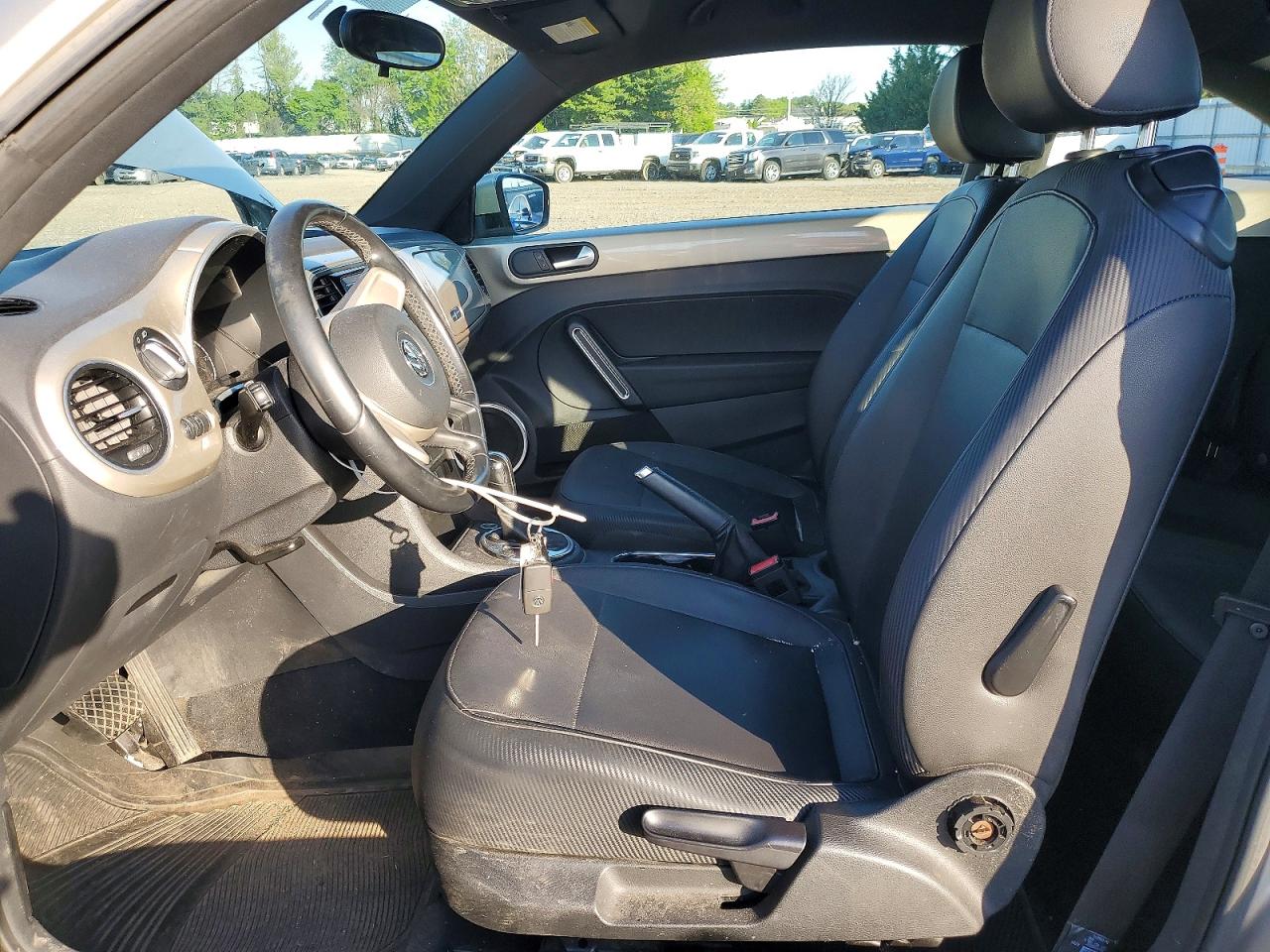2013 Volkswagen Beetle Silver vin: 3VWJP7AT0DM606559