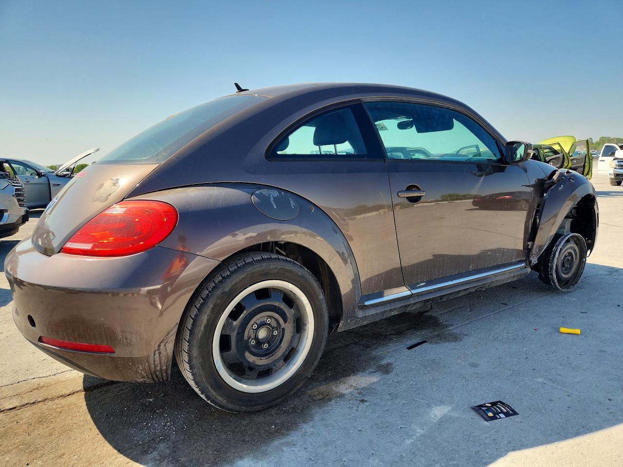 2013 Volkswagen Beetle Brown vin: 3VWJP7AT0DM631266