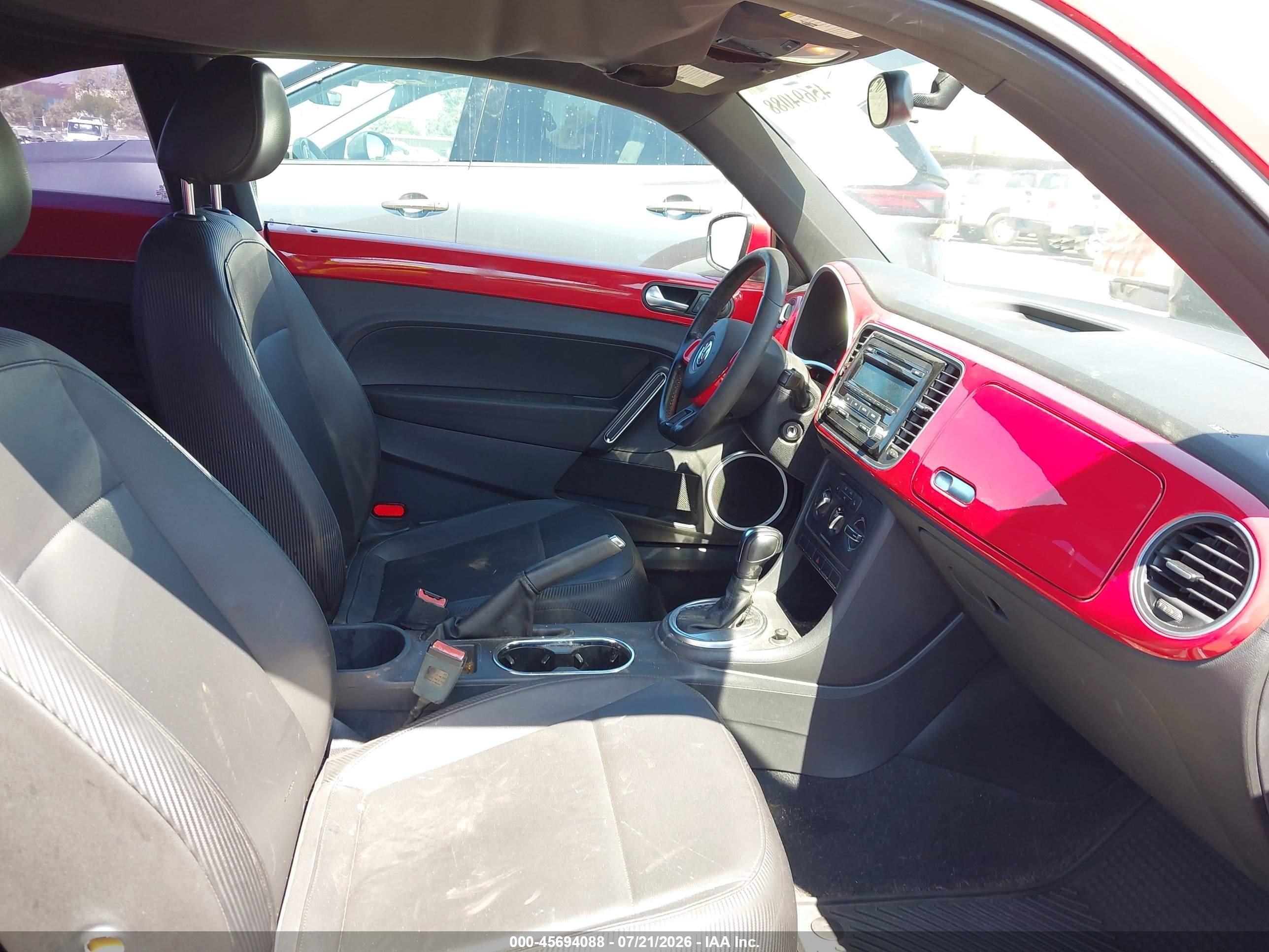 2012 Volkswagen Beetle 2.5l Красный vin: 3VWJP7AT1CM602132