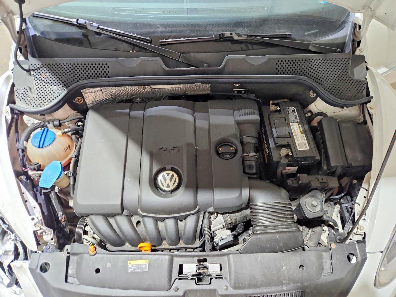 2012 Volkswagen Beetle White vin: 3VWJP7AT1CM625930
