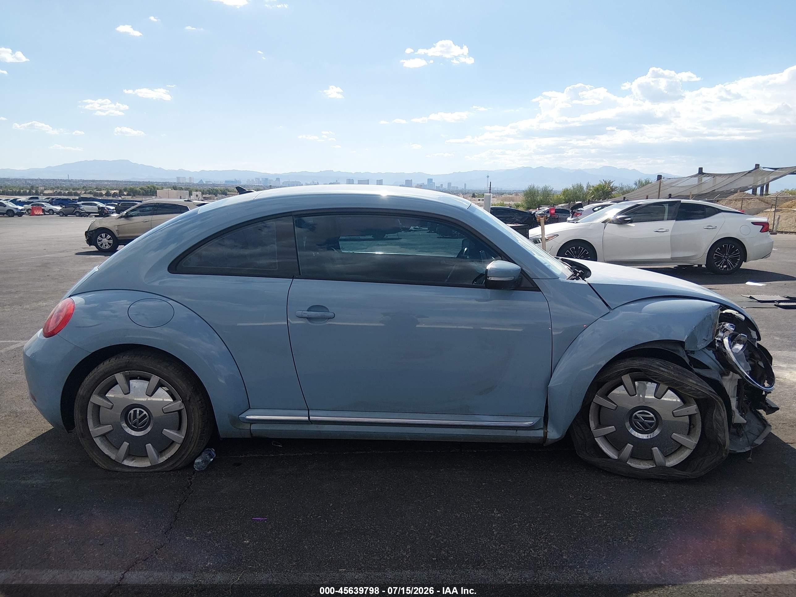 2012 Volkswagen Beetle 2.5l Light Blue vin: 3VWJP7AT1CM654232