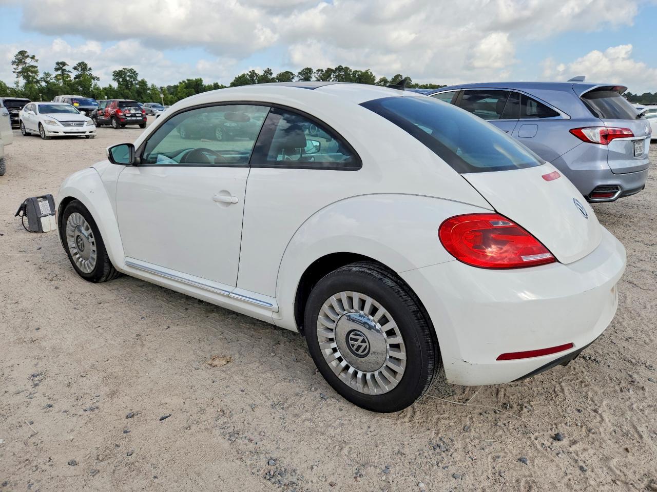 2013 Volkswagen Beetle White vin: 3VWJP7AT1DM685692