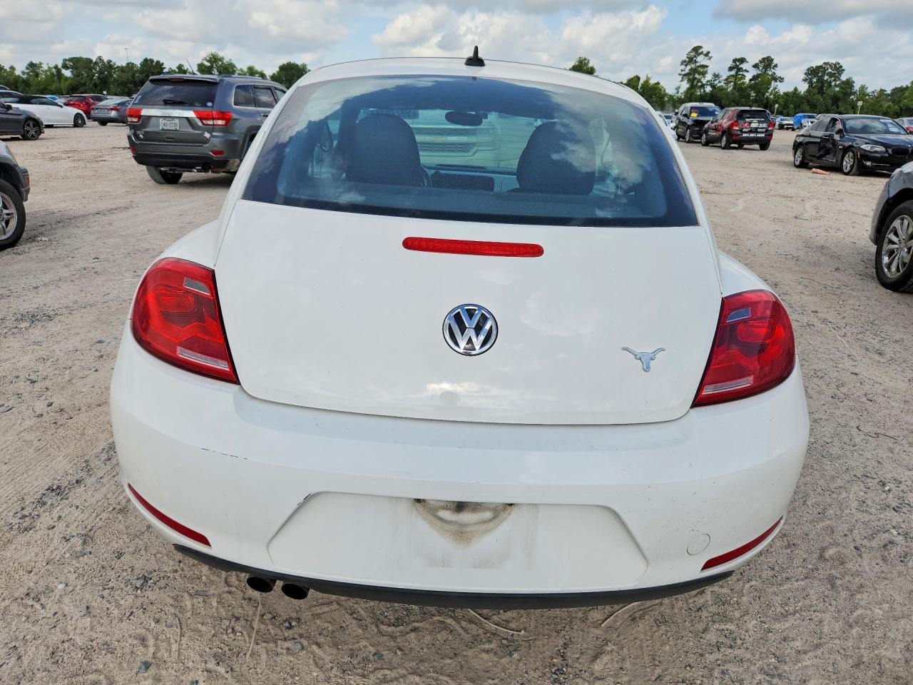 2013 Volkswagen Beetle White vin: 3VWJP7AT1DM685692