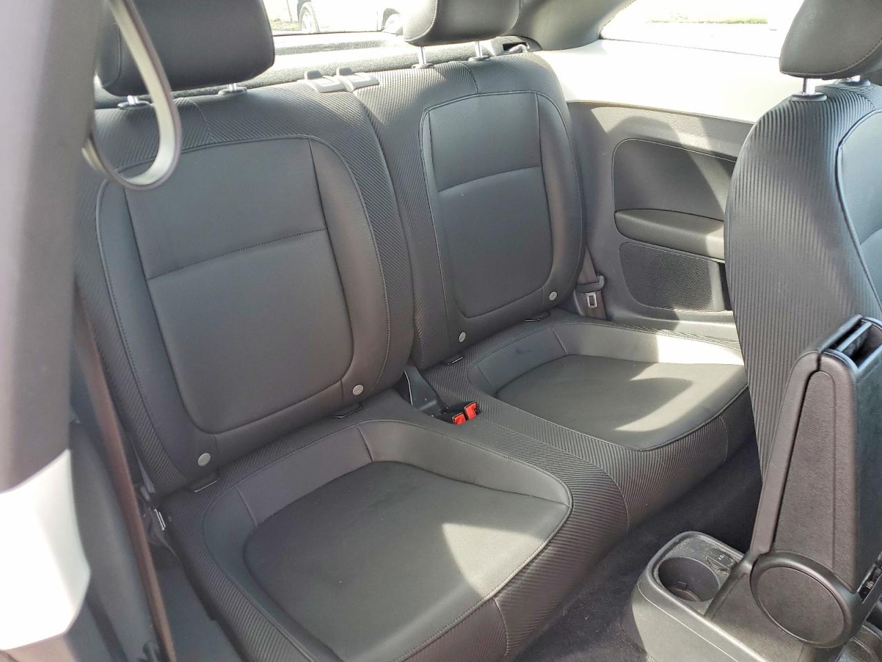 2013 Volkswagen Beetle White vin: 3VWJP7AT1DM690889