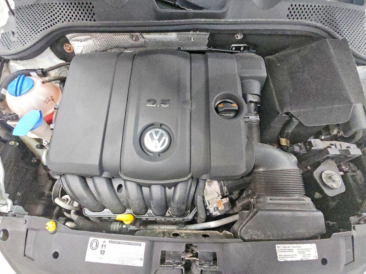 2014 Volkswagen Beetle White vin: 3VWJP7AT1EM623307