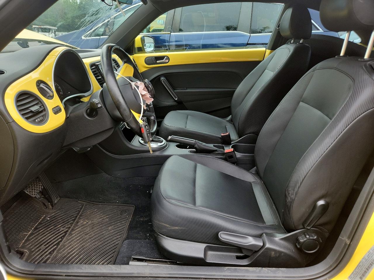 2012 Volkswagen Beetle Желтый vin: 3VWJP7AT2CM602527