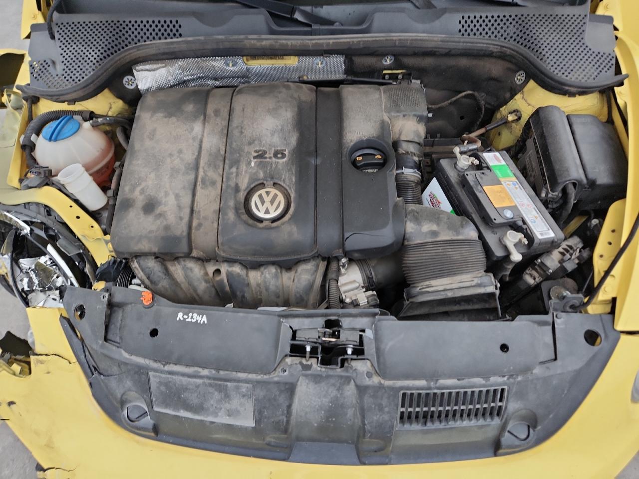 2013 Volkswagen Beetle Желтый vin: 3VWJP7AT2DM667816