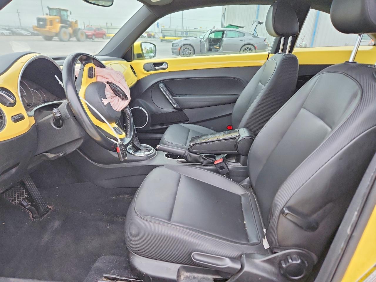 2013 Volkswagen Beetle Желтый vin: 3VWJP7AT2DM667816